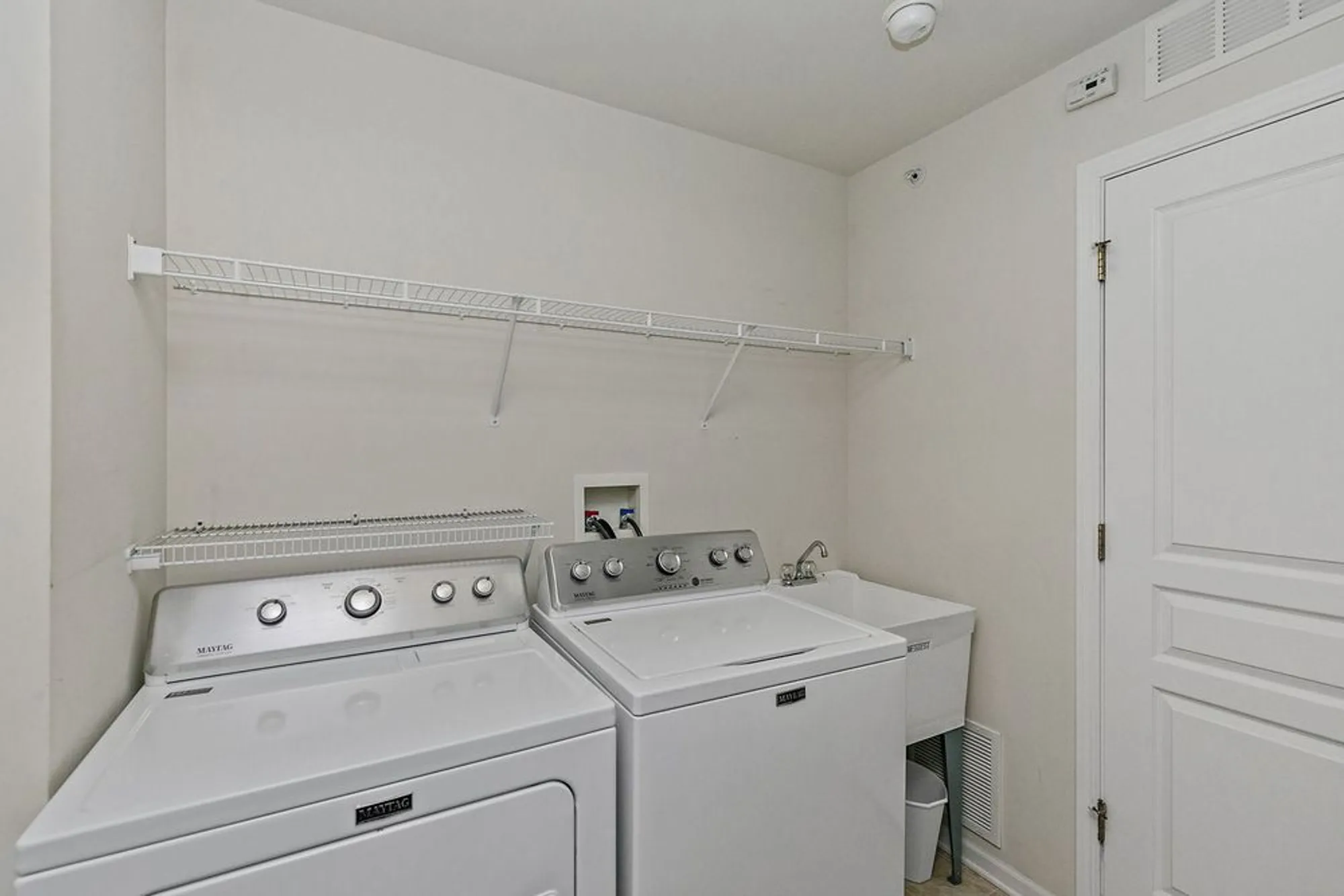 Property Slideshow image 21 of 24 | 13515 ivy dr, Huntley, IL, 60142