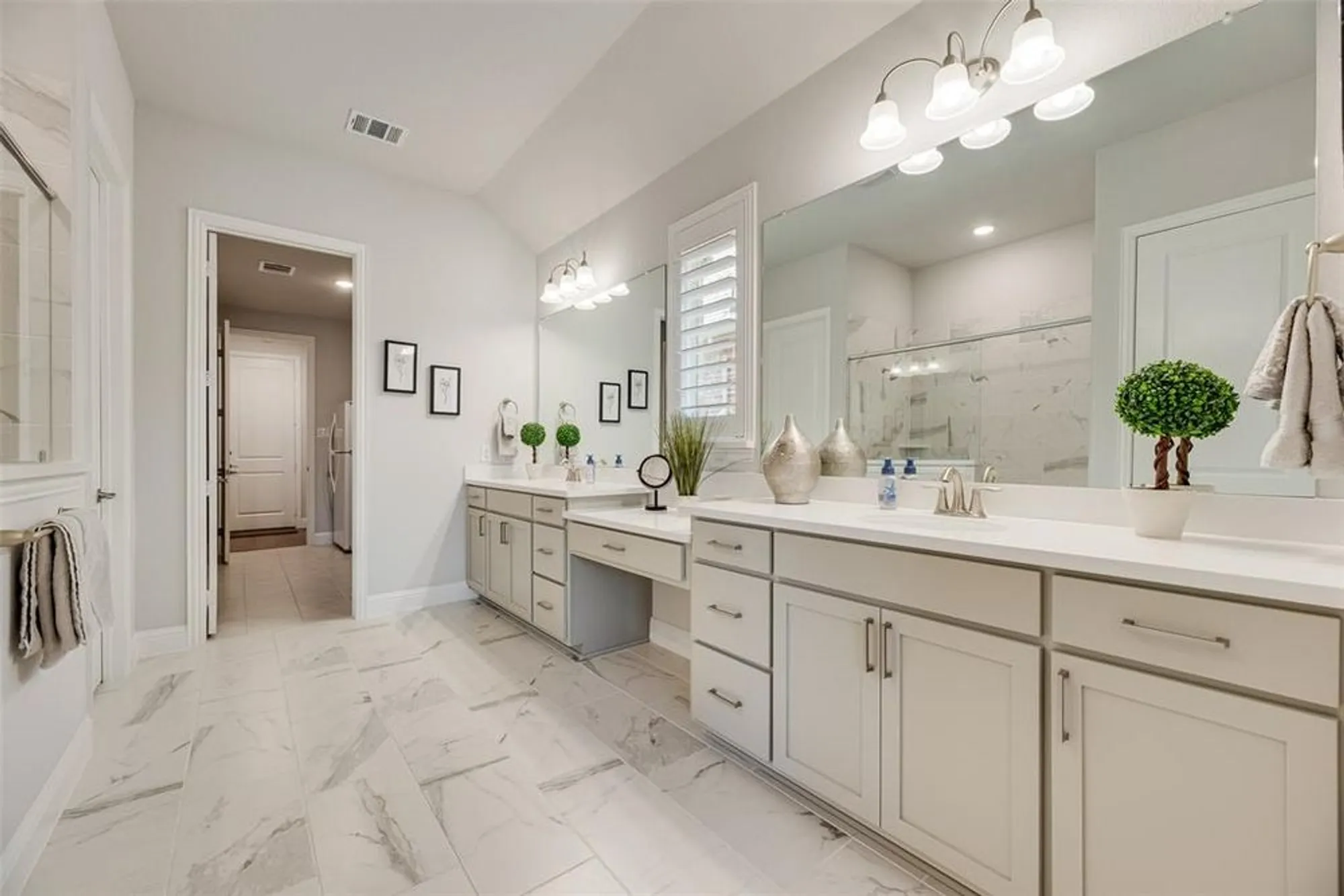 Property Slideshow image 21 of 39 | 2725 cumberland, The Colony, TX, 75056