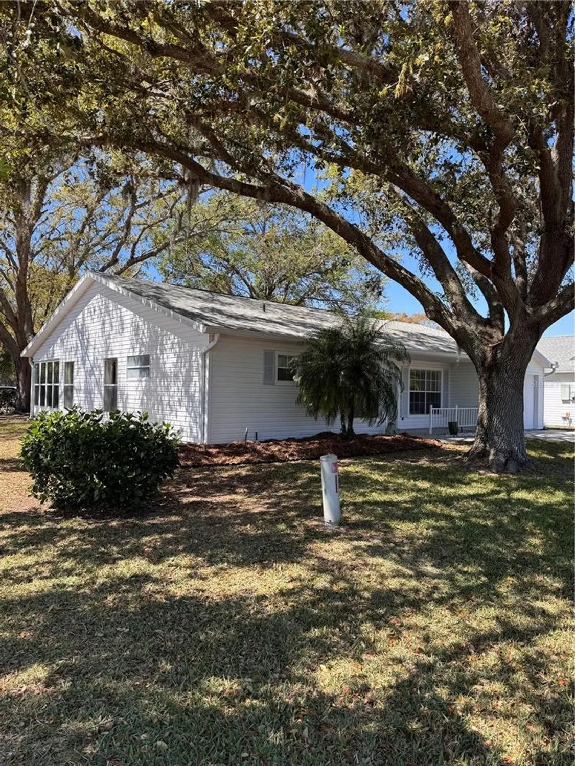 Property Slideshow image 5 of 100 | 25527 oak aly, Leesburg, FL, 34748