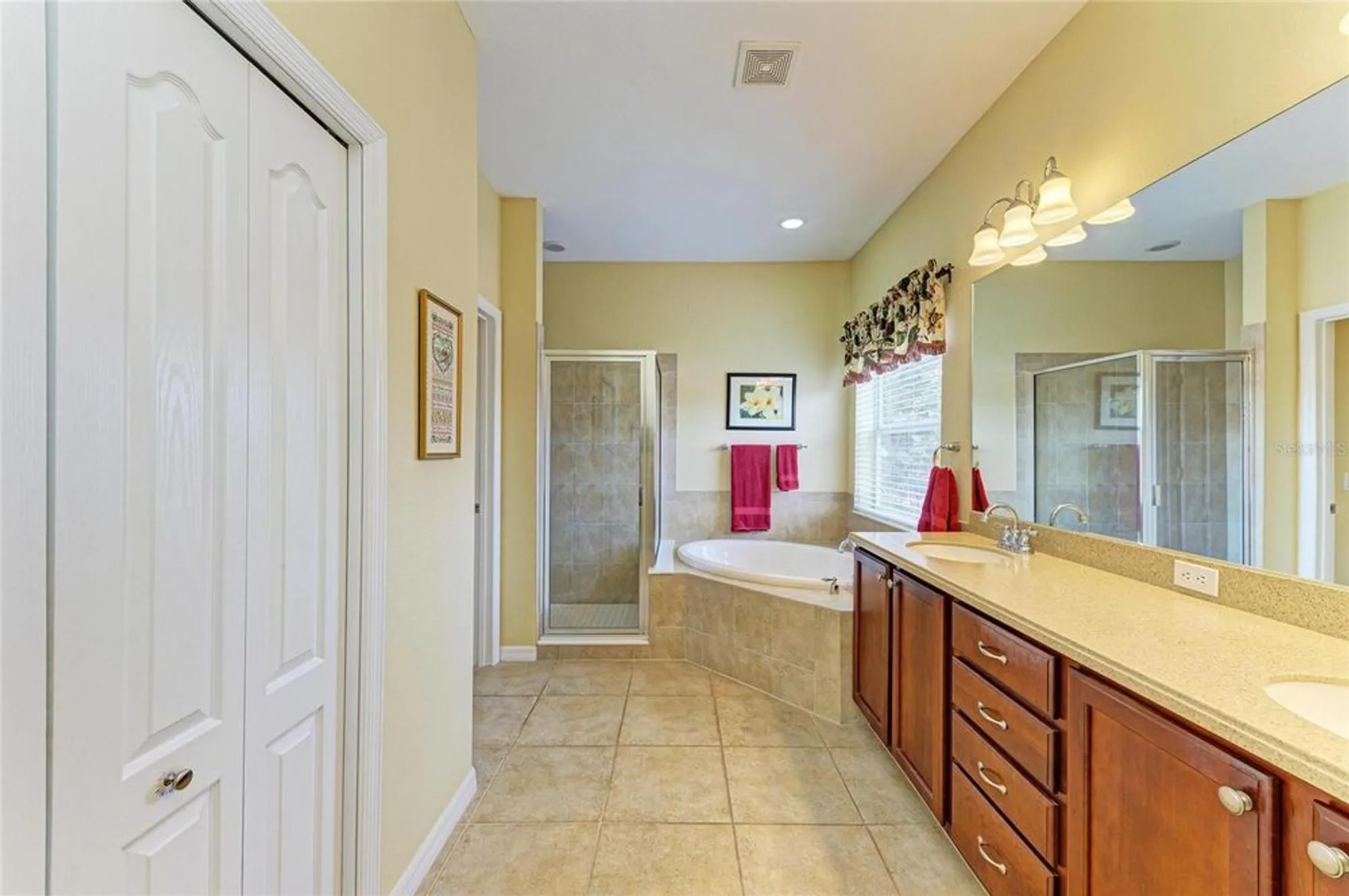 Property Slideshow image 59 of 89 | 235 river enclave ct, Bradenton, FL, 34212