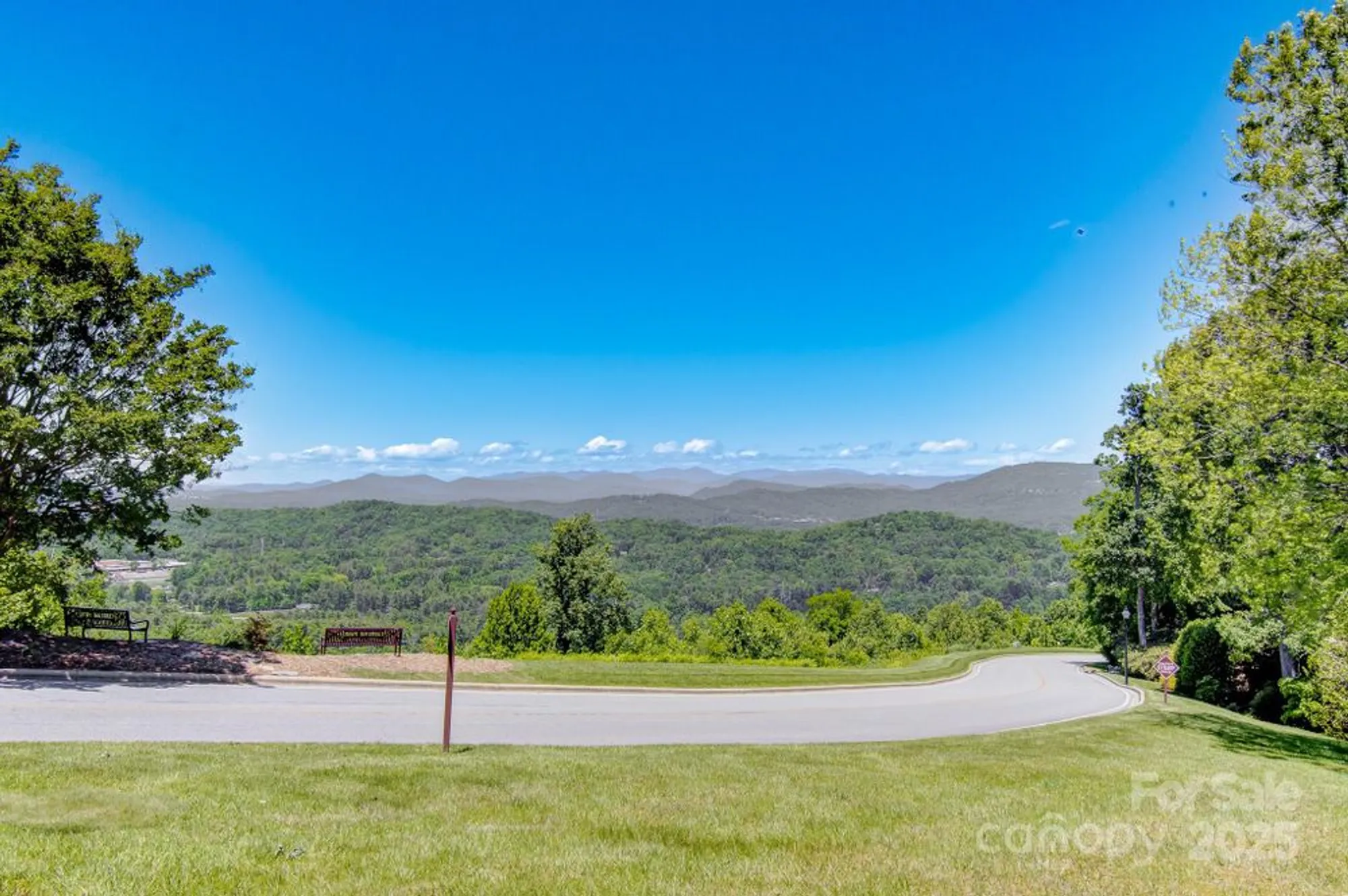 Property Slideshow image 34 of 38 | 305 e high point ln, Hendersonville, NC, 28791