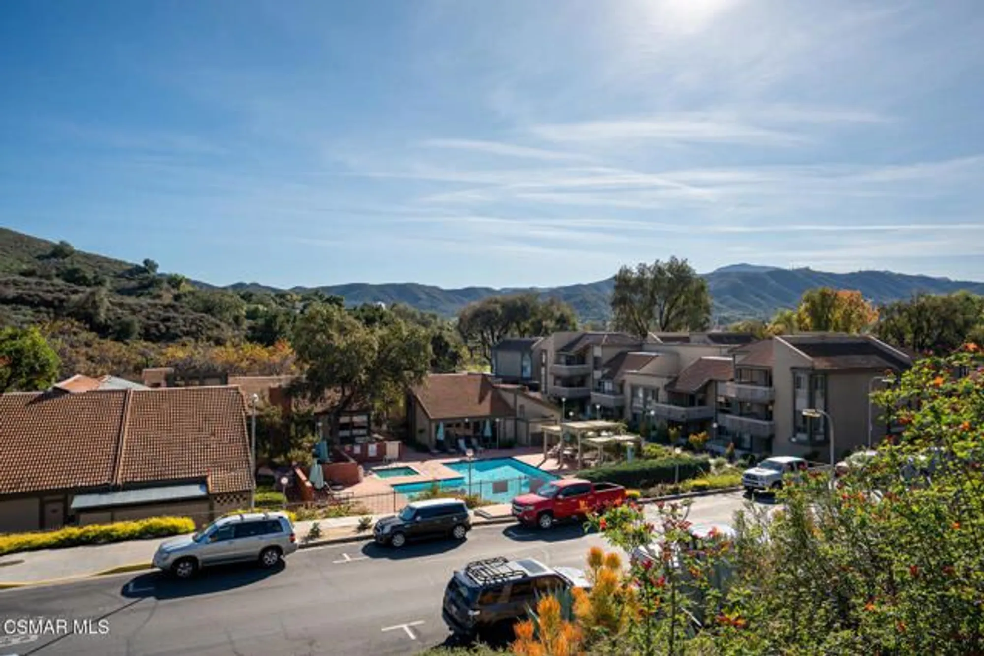 Property Slideshow image 15 of 20 | 327 chestnut hill ct 11, Thousand Oaks, CA, 91360