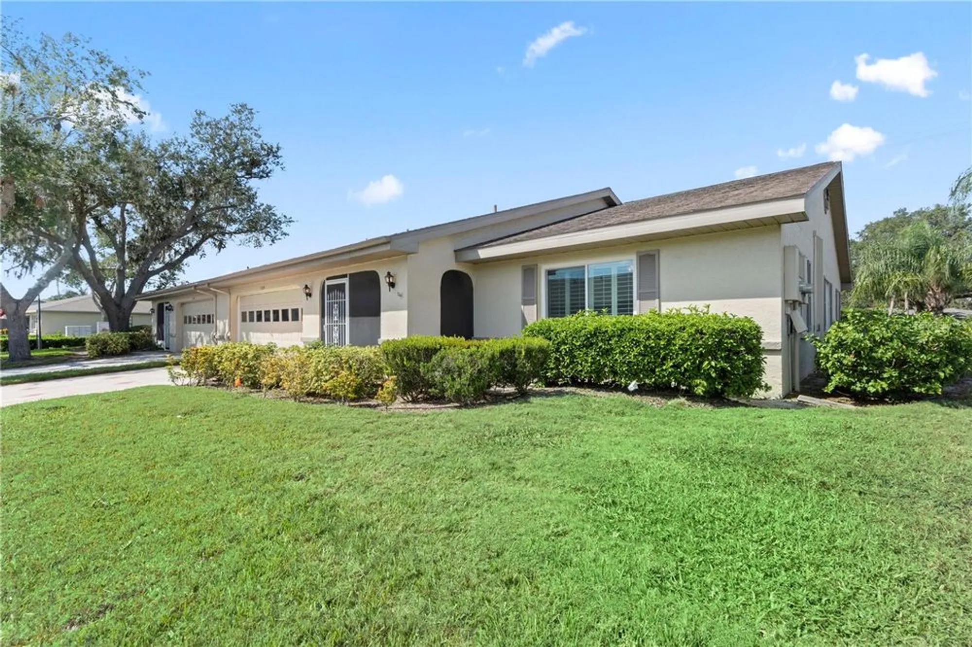 Property Slideshow image 47 of 55 | 2329 lancaster dr, Sun City Center, FL, 33573