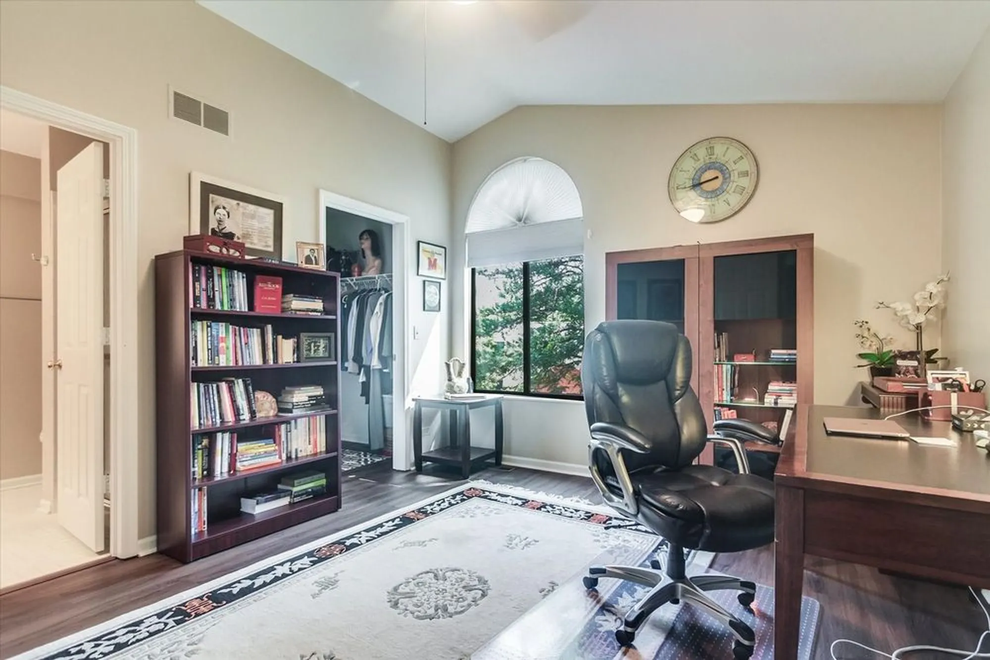 Property Slideshow image 23 of 42 | 970 longmeadow ct, Lake Barrington, IL, 60010