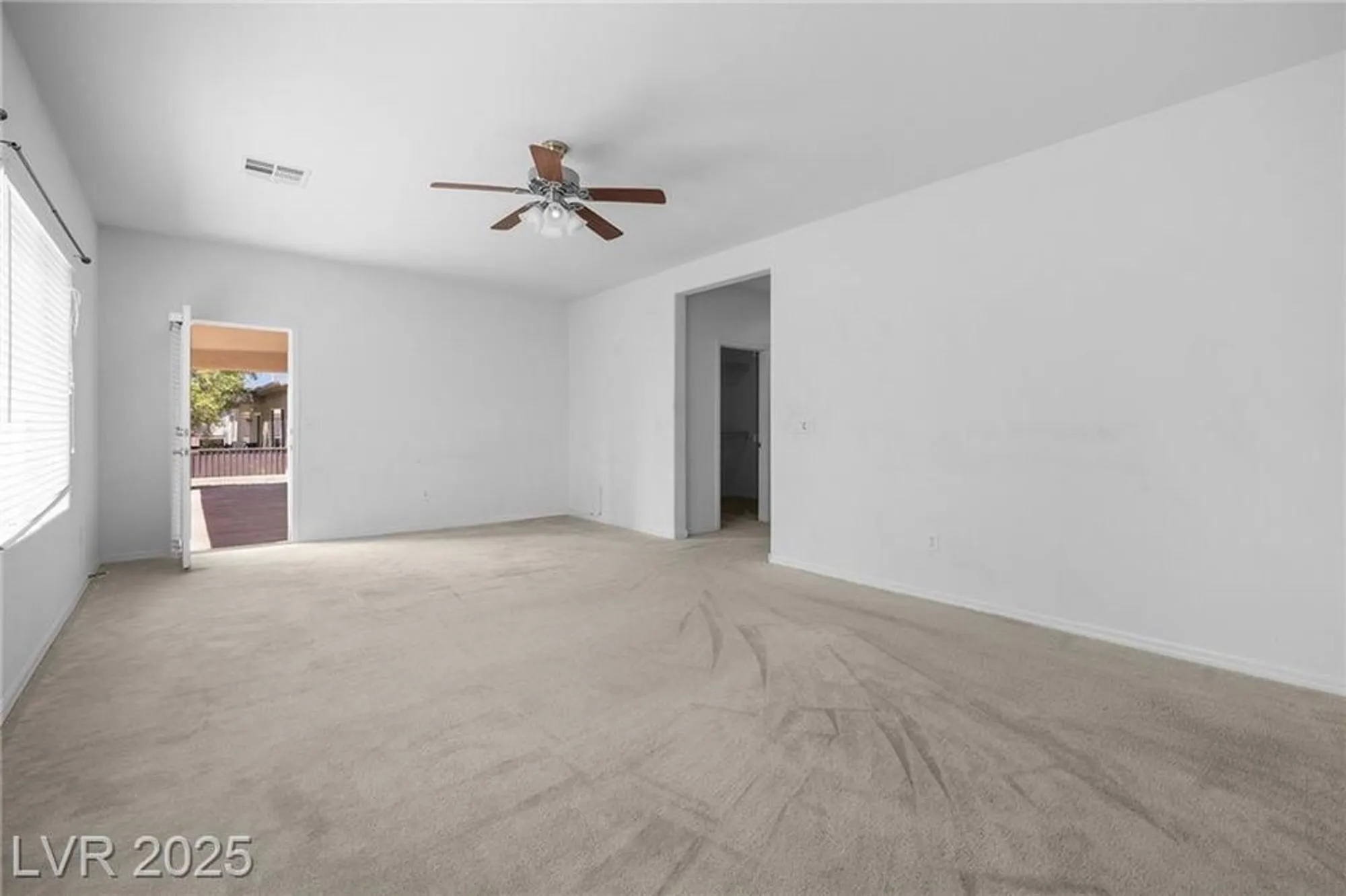 Property Slideshow image 14 of 37 | 2131 waterton rivers dr, Henderson, NV, 89044