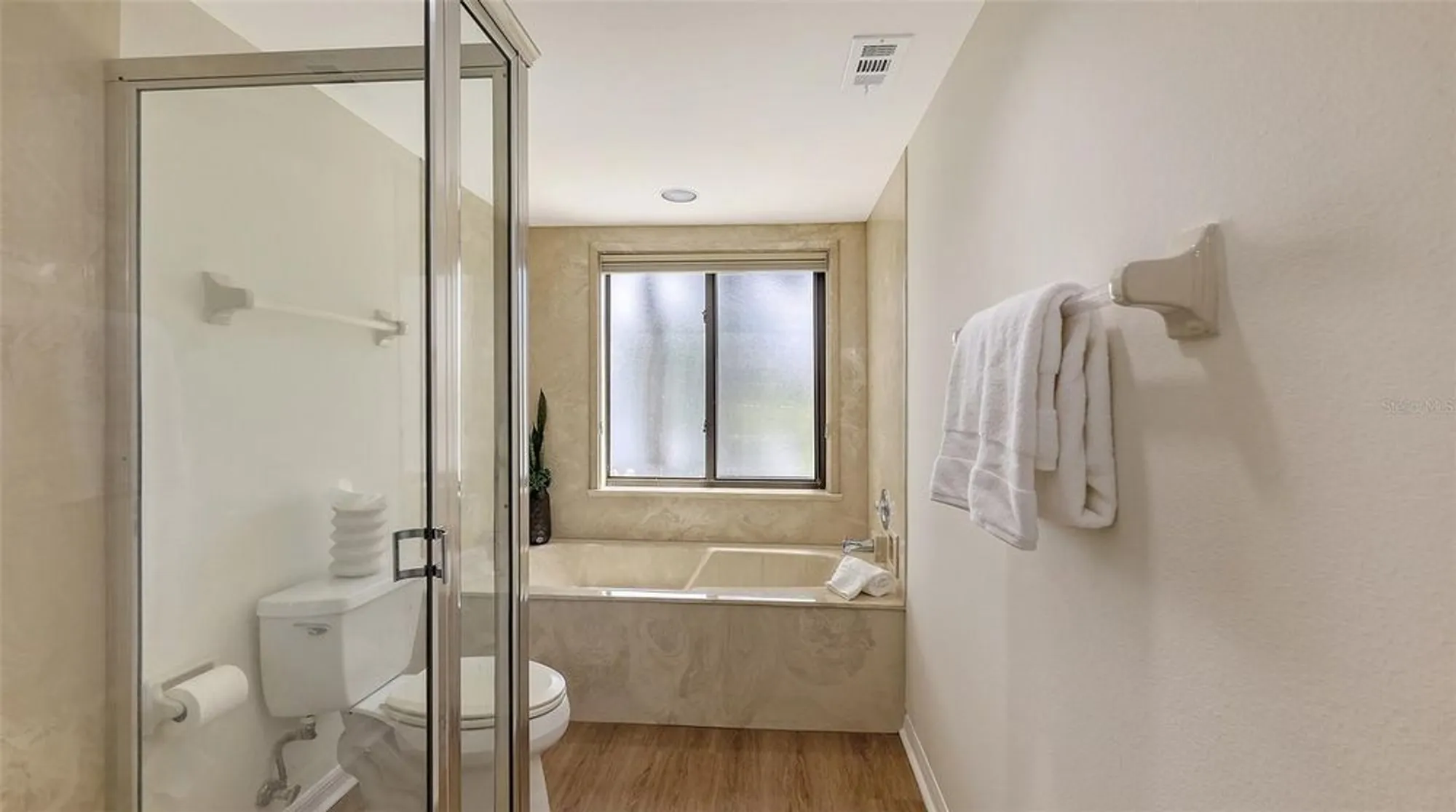 Property Slideshow image 19 of 39 | 5223 heron way # 104, Sarasota, FL, 34231