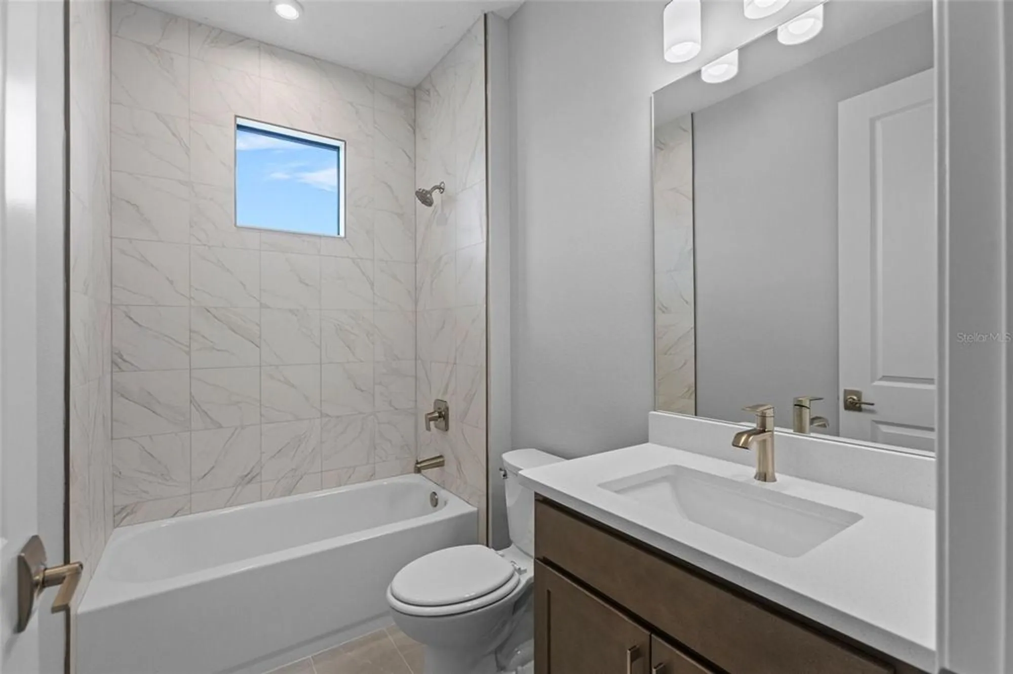 Property Slideshow image 20 of 41 | 14443 coastal woodland ln, Parrish, FL, 34219