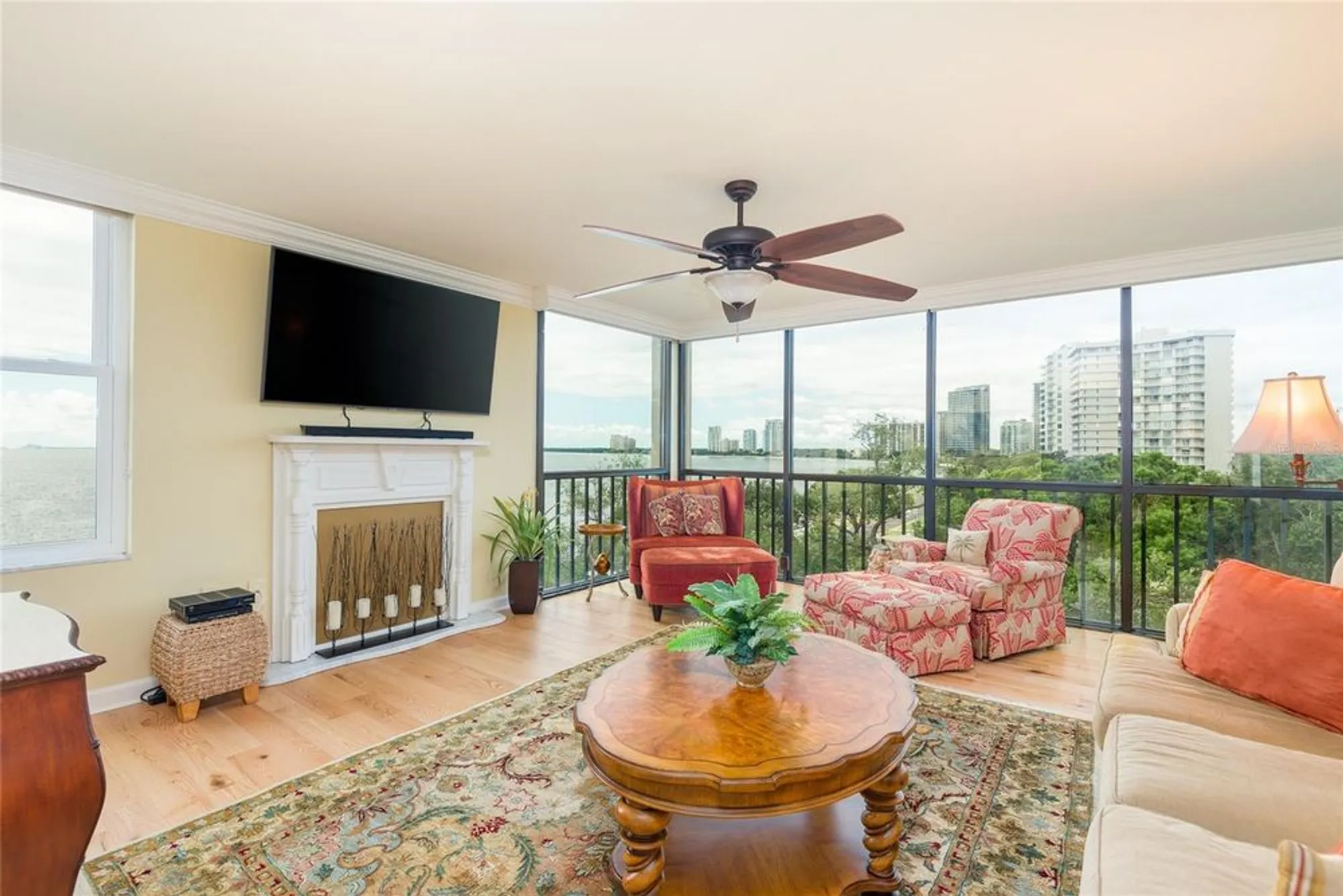 Property Slideshow image 5 of 37 | 2407 s ardson pl unit 601, Tampa, FL, 33629