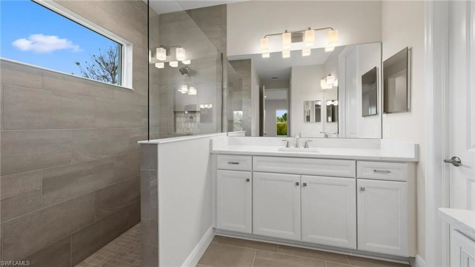 Property Slideshow image 25 of 33 | 2937 heritage pines dr, Fort Myers, FL, 33905