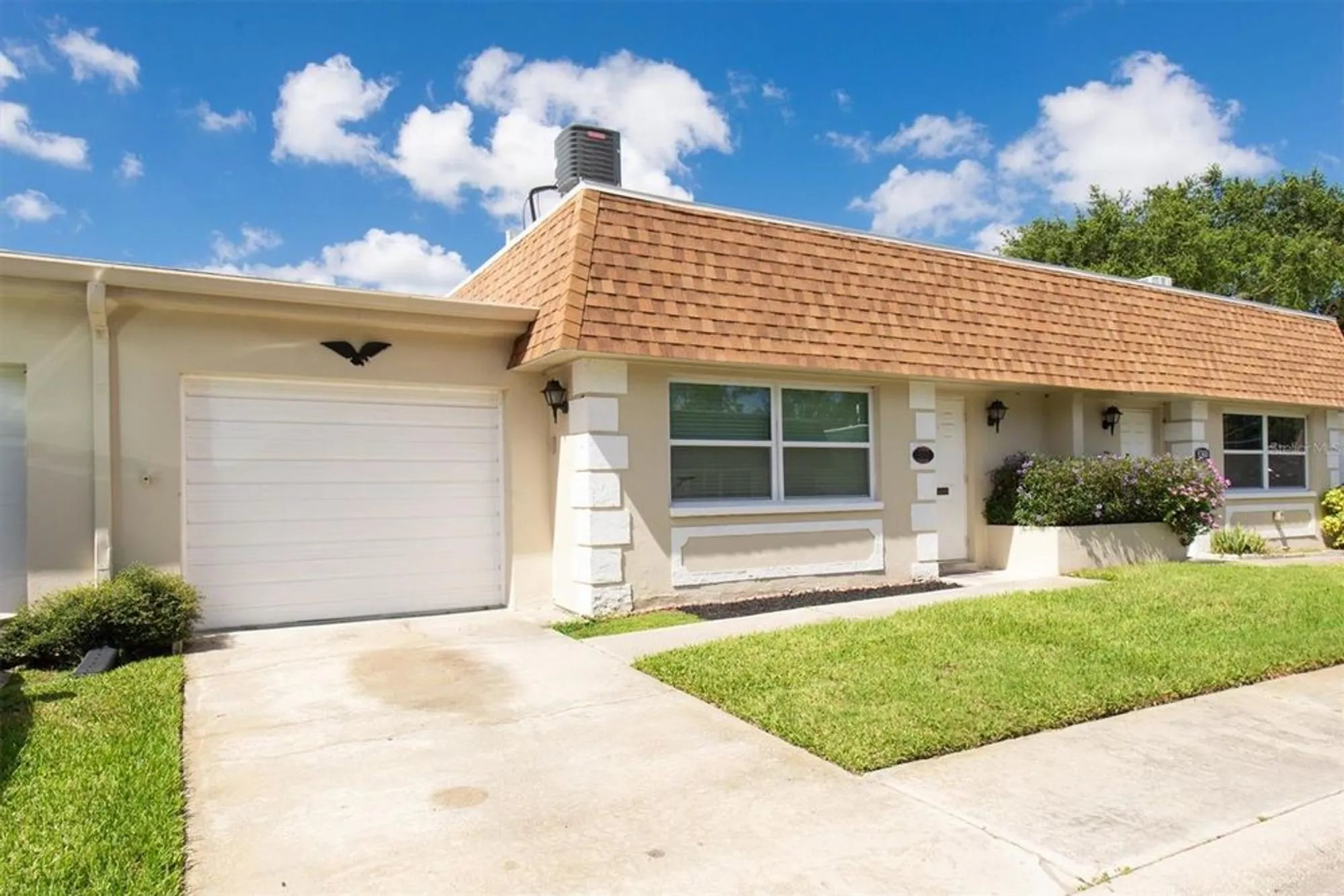 Property Slideshow image 22 of 27 | 8350 burgundy dr, Pinellas Park, FL, 33781