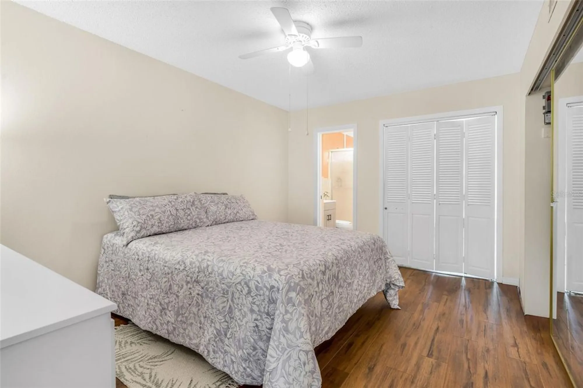 Property Slideshow image 16 of 29 | 2458 columbia dr 84, Clearwater, FL, 33763