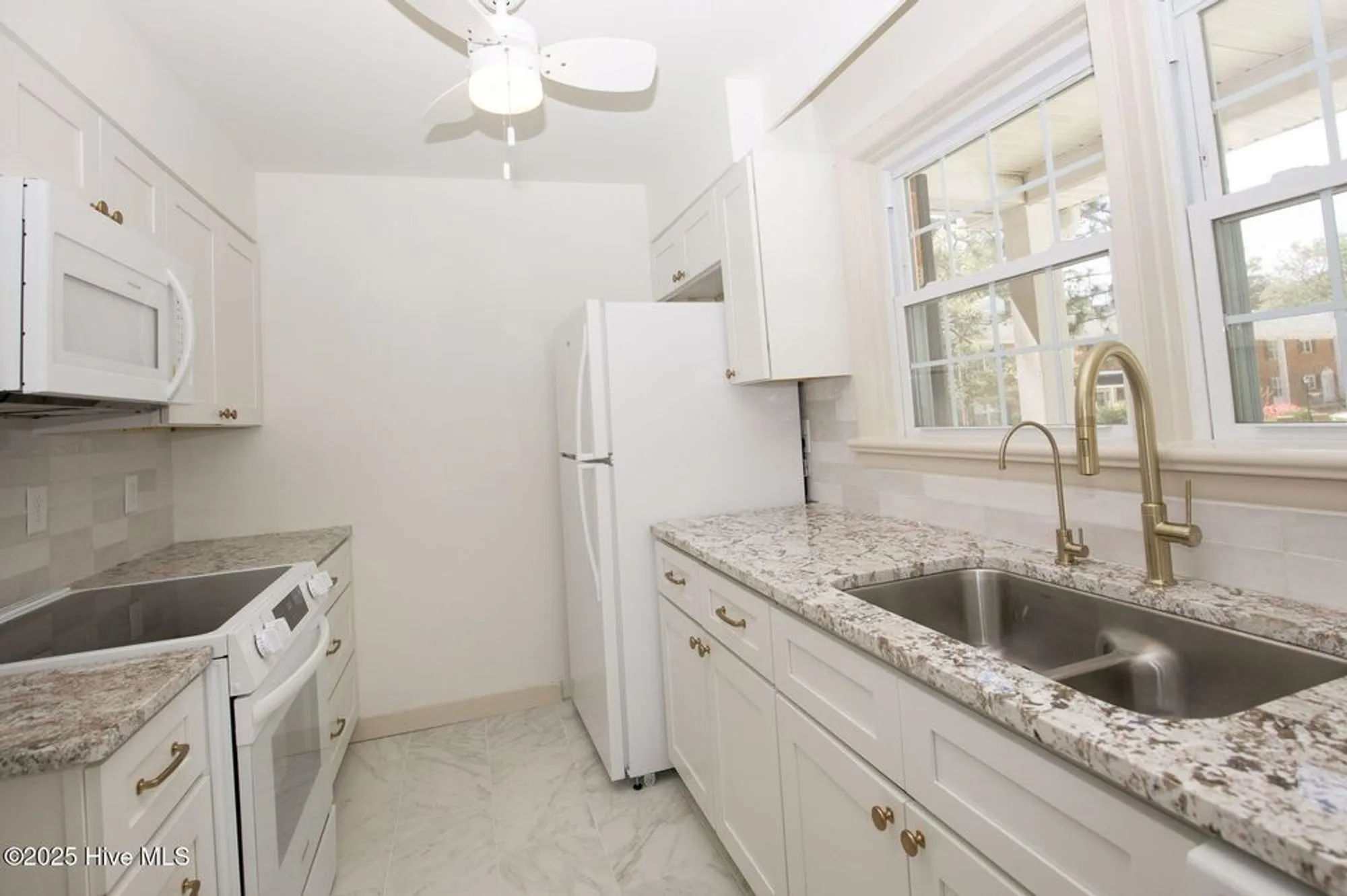 Property Slideshow image 9 of 28 | 317 driftwood cir unit b, Southern Pines, NC, 28387