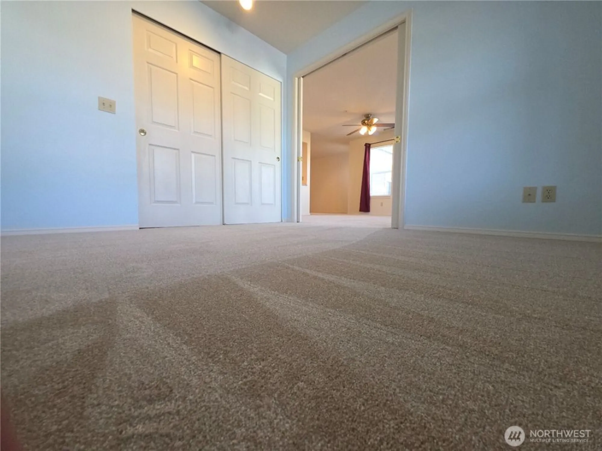 Property Slideshow image 20 of 40 | 3935 226th pl 313, Issaquah, WA, 98029