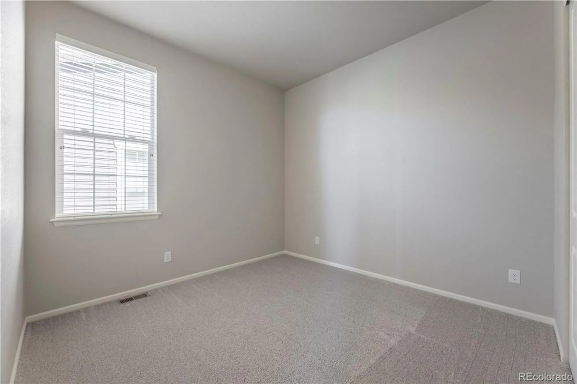 Property Slideshow image 23 of 40 | 2490 lassen ln, Castle Rock, CO, 80109