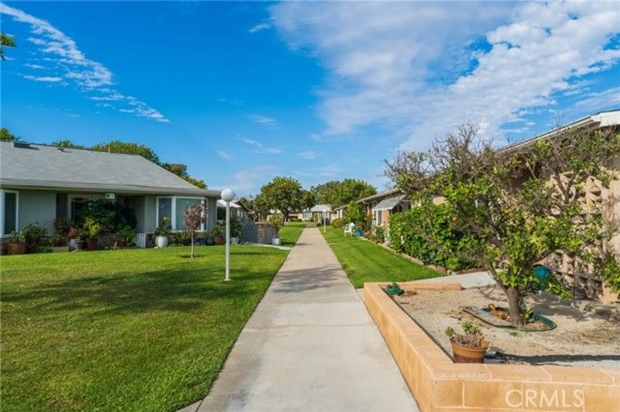 Property Slideshow image 4 of 42 | 1681 tam 0'shanter rd 10j m12, Seal Beach, CA, 90740