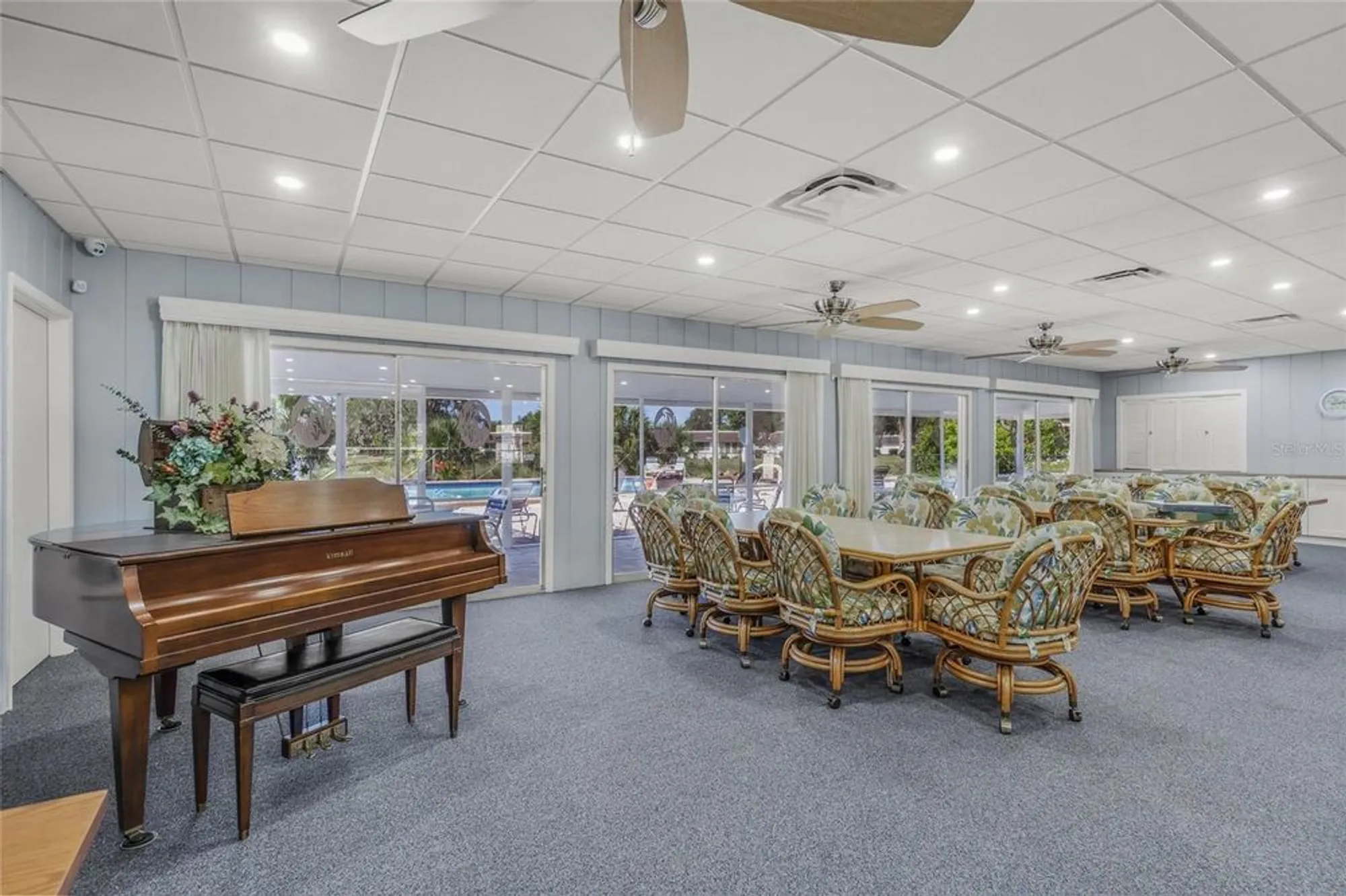 Property Slideshow image 34 of 41 | 1325 glen oaks dr 133, Sarasota, FL, 34232