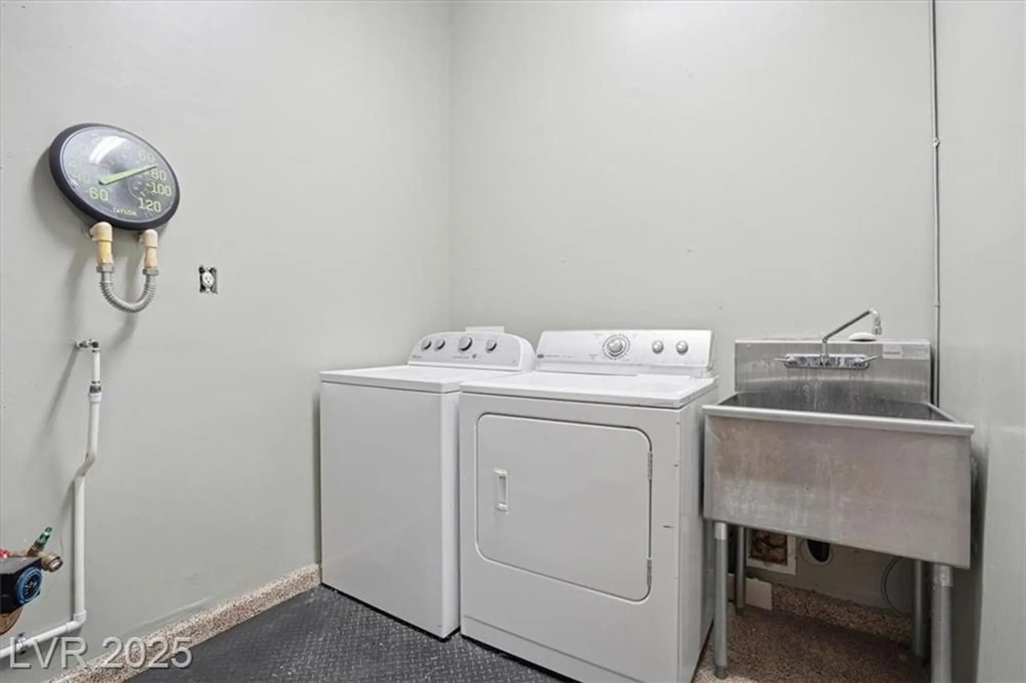 Property Slideshow image 42 of 56 | 2874 hartwick pines dr, Henderson, NV, 89052