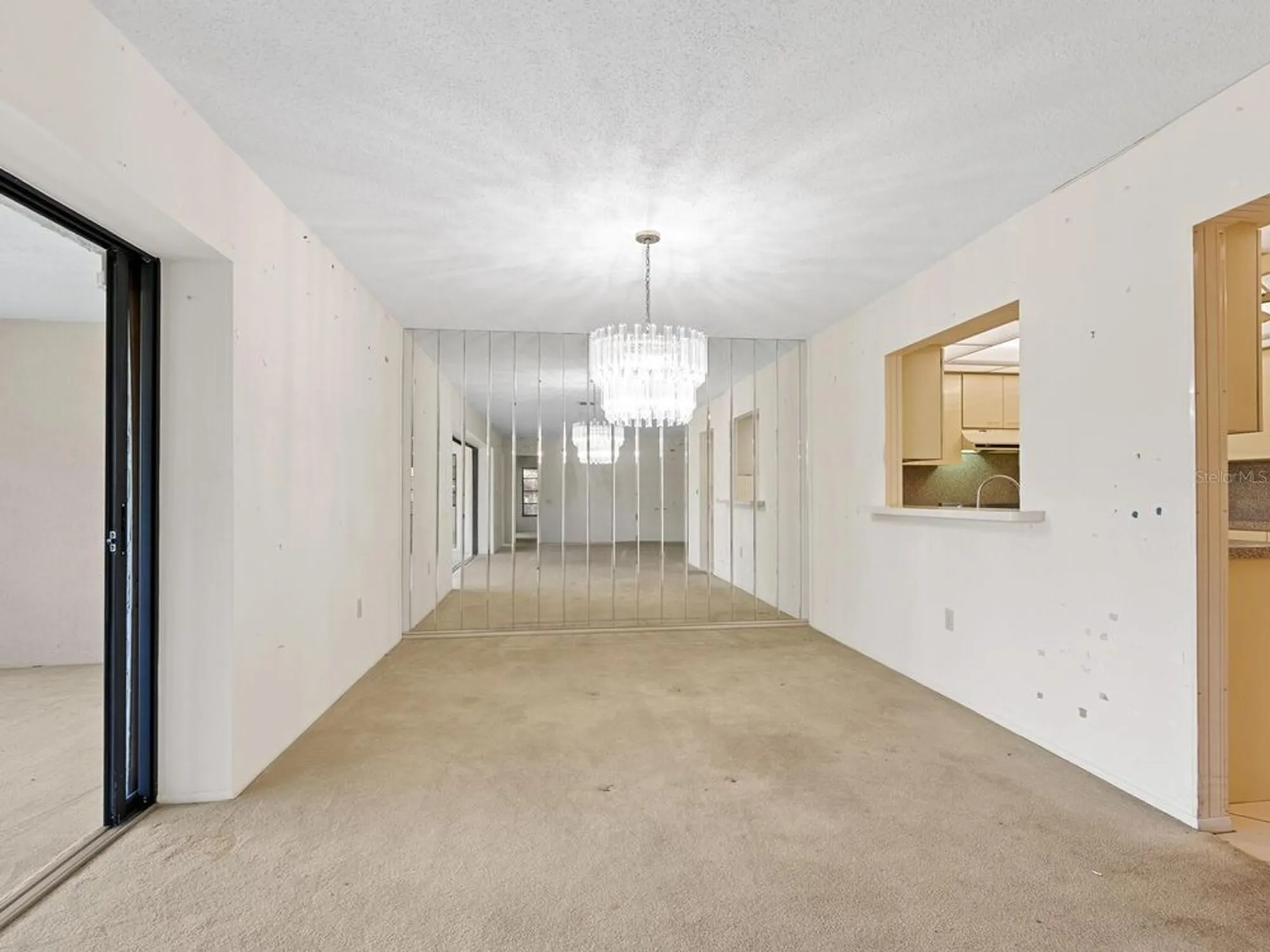 Property Slideshow image 11 of 53 | 5450 golf pointe dr, Sarasota, FL, 34243