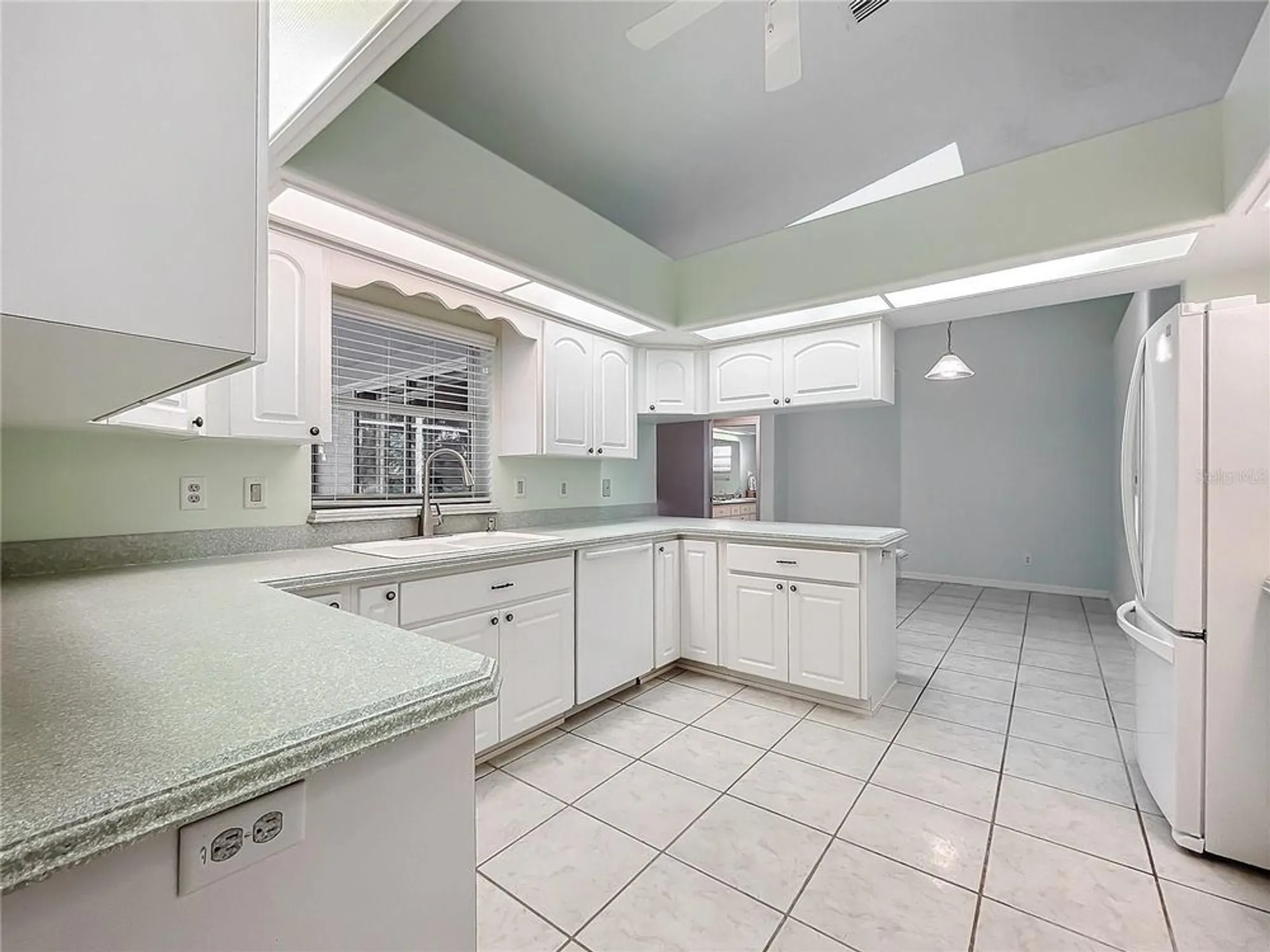 Property Slideshow image 12 of 60 | 5430 sir churchill dr, Leesburg, FL, 34748