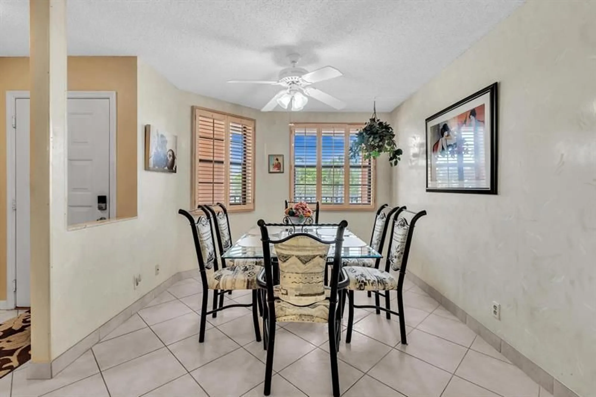 Property Slideshow image 14 of 83 | 7449 fairfax dr 211, Tamarac, FL, 33321
