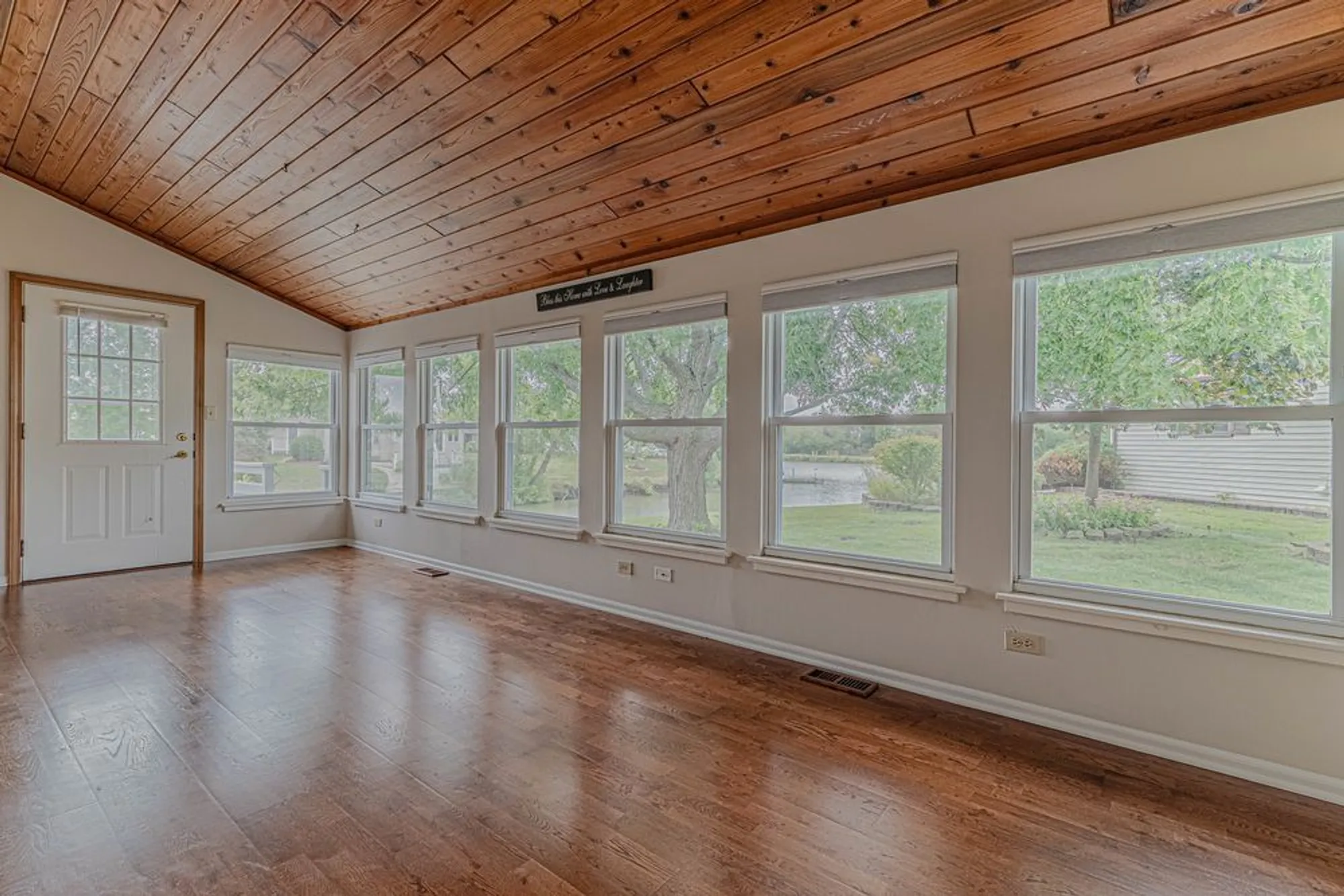 Property Slideshow image 13 of 41 | 9 derby ct, Grayslake, IL, 60030