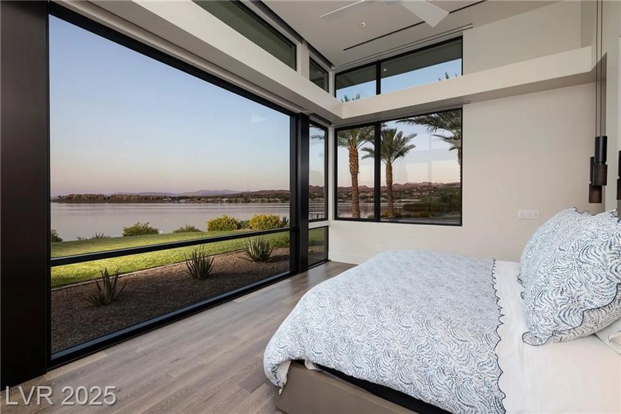 Property Slideshow image 8 of 32 | 10 sunrise beach cir, Henderson, NV, 89011