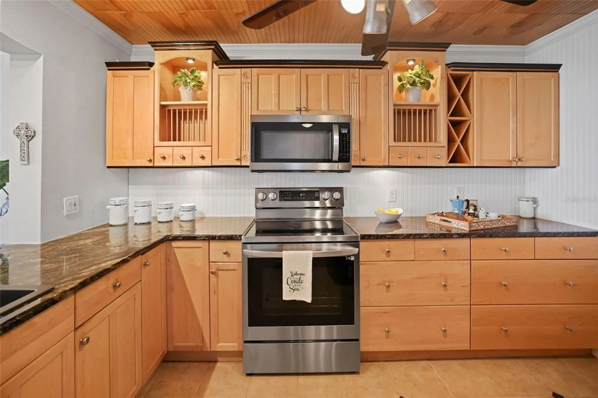 Property Slideshow image 11 of 58 | 18304 gulf blvd 217, Redington Shores, FL, 33708