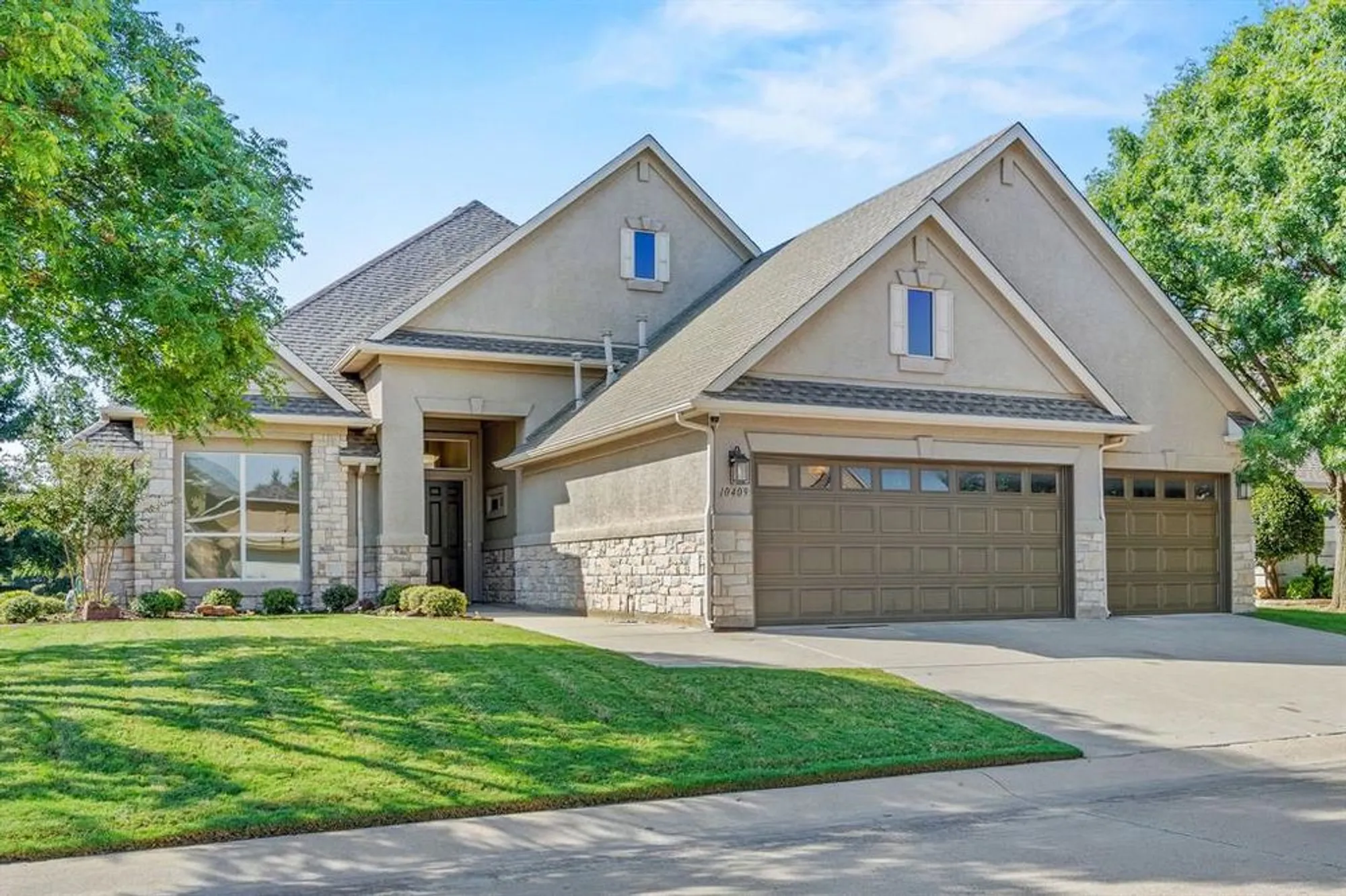 Property Slideshow image 1 of 30 | 10409 countryside dr, Denton, TX, 76207