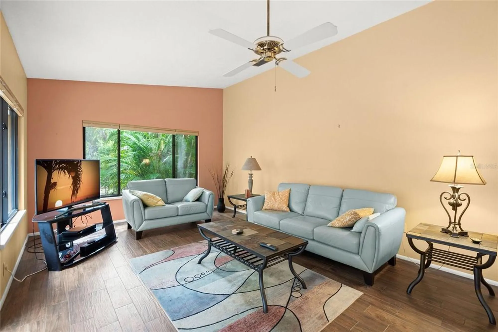 Property Slideshow image 12 of 43 | 4637 willow wood cir 44, Sarasota, FL, 34241