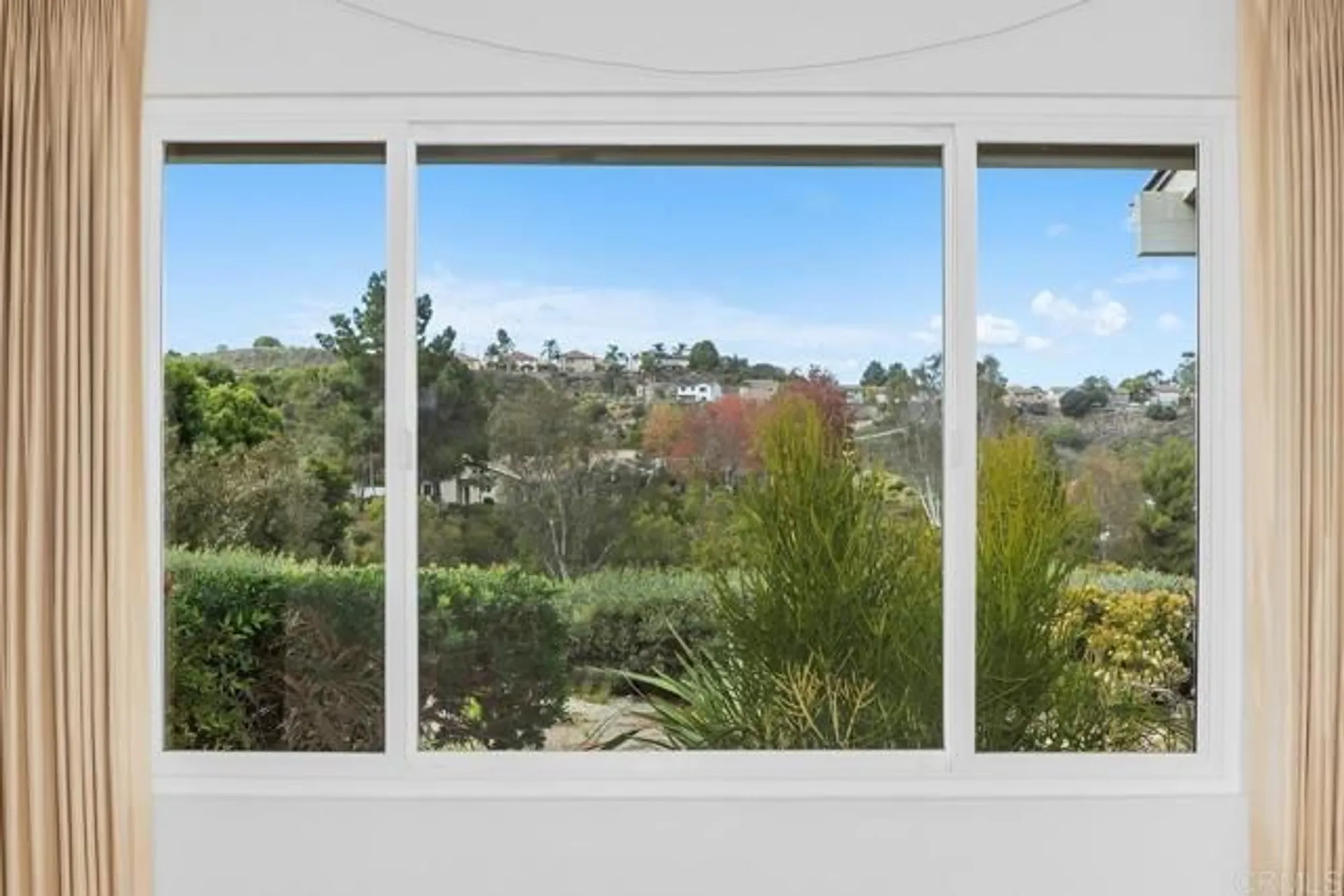 Property Slideshow image 11 of 45 | 4428 skimmer way, Oceanside, CA, 92057