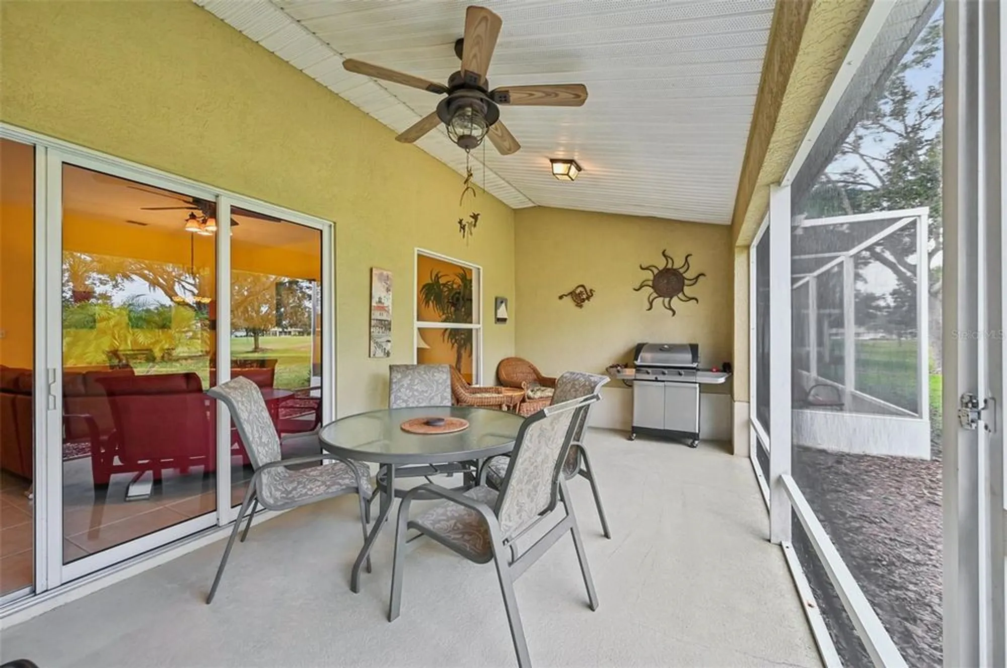 Property Slideshow image 27 of 61 | 2103 grantham greens dr, Sun City Center, FL, 33573