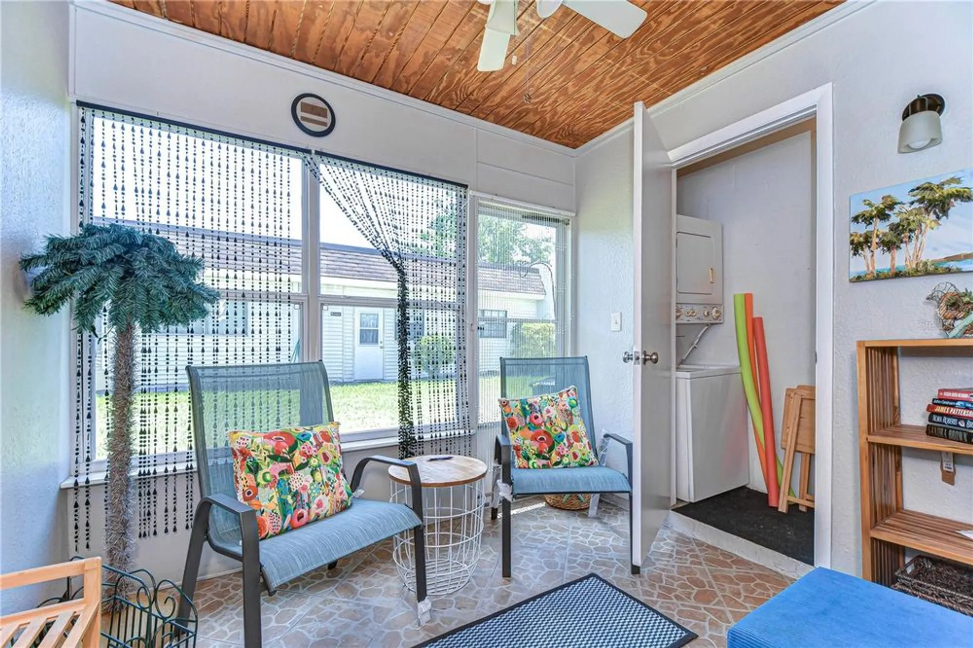 Property Slideshow image 13 of 35 | 13870 oakwood ln # 13870, Seminole, FL, 33776