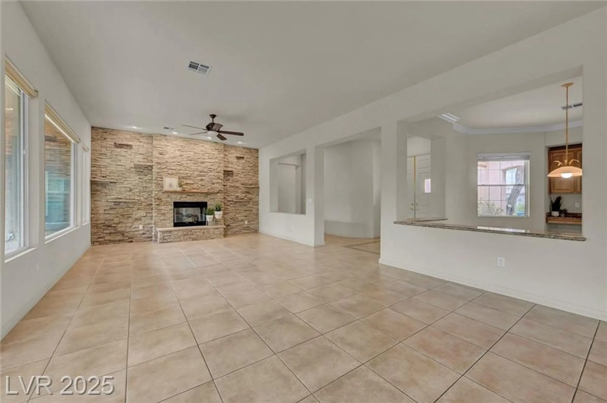 Property Slideshow image 13 of 61 | 4636 riva de romanza st, Las Vegas, NV, 89135