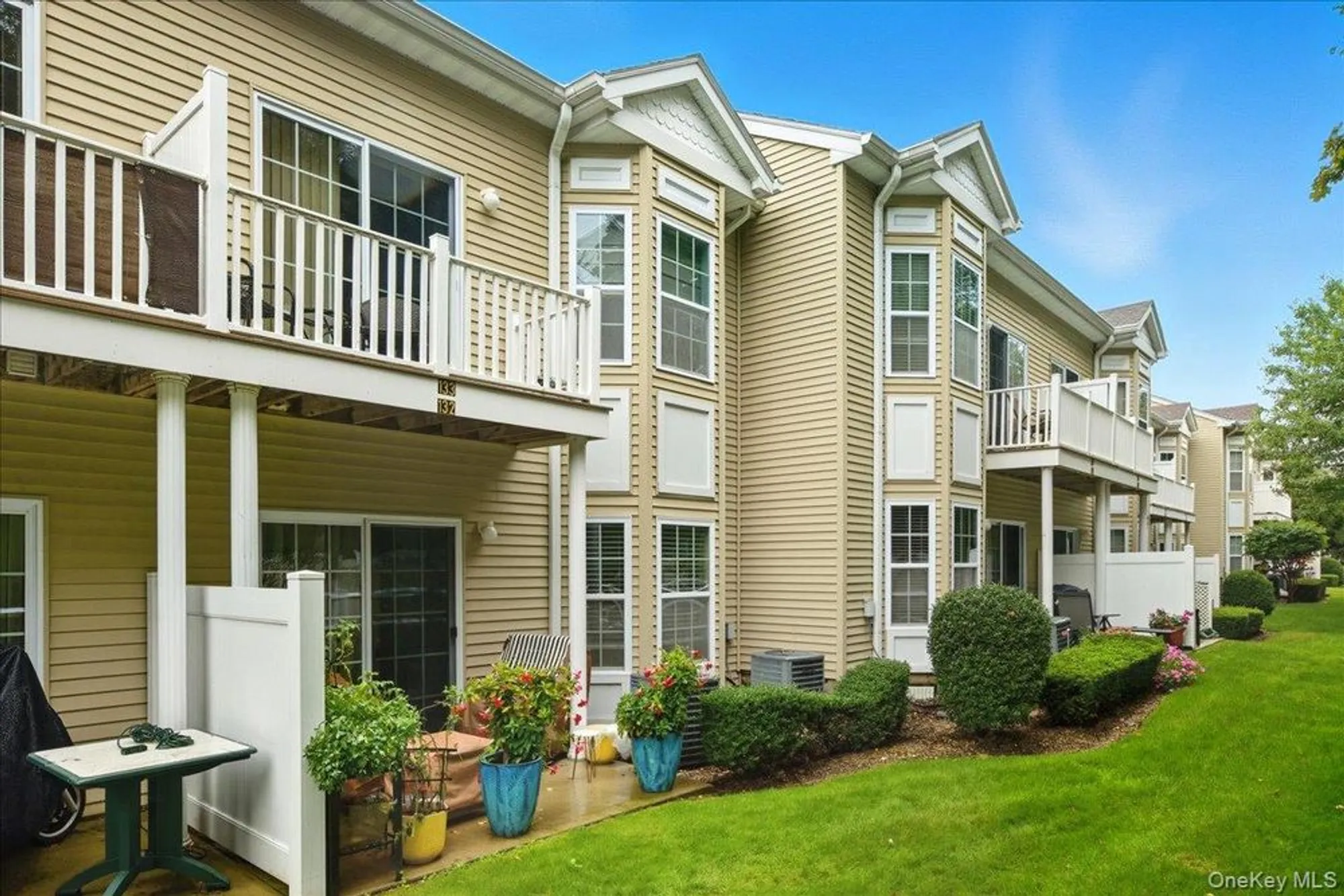 Property Slideshow image 33 of 36 | 133 spring dr # 133, East Meadow, NY, 11554