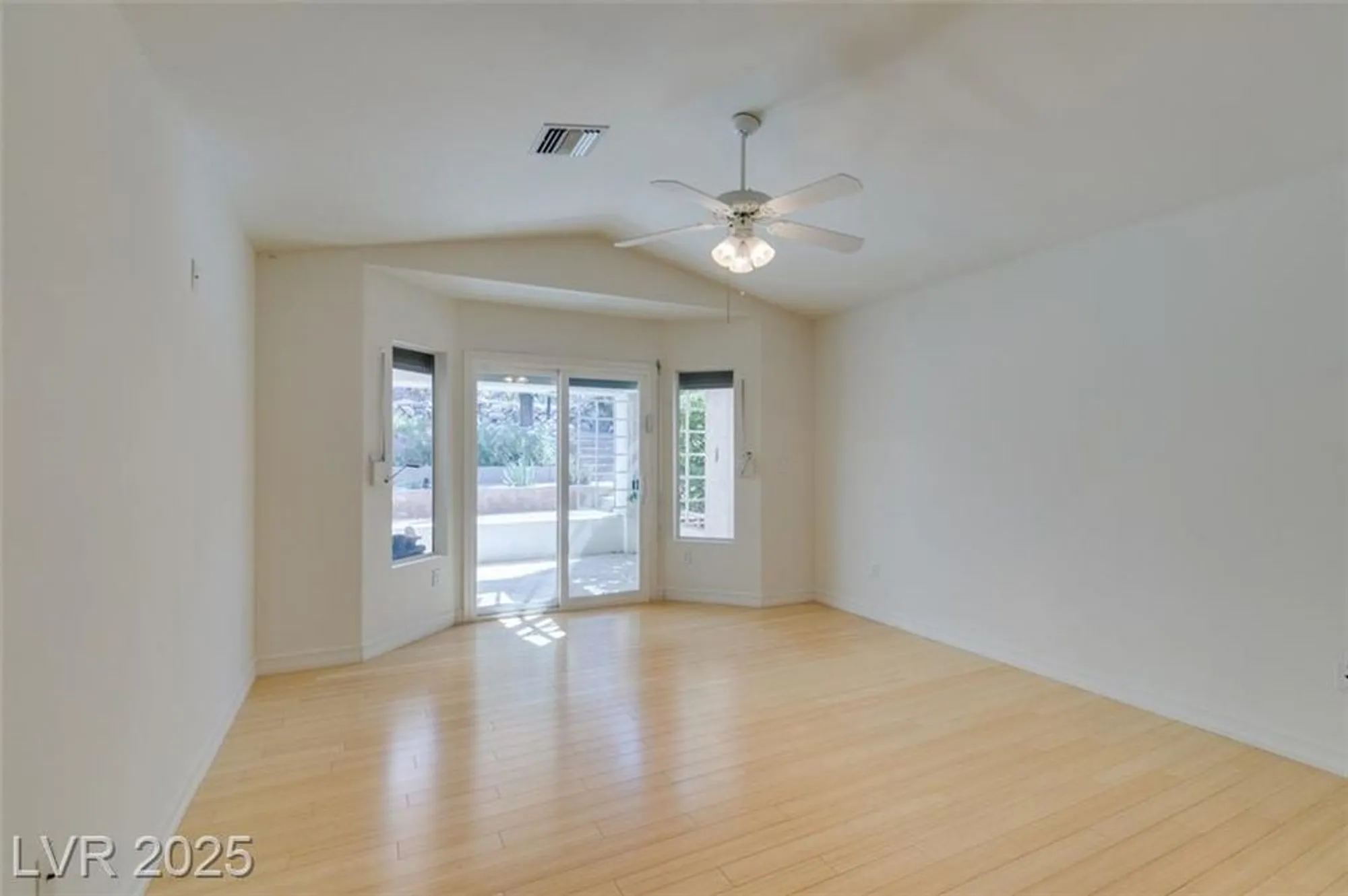 Property Slideshow image 16 of 30 | 2035 poppywood ave, Henderson, NV, 89012