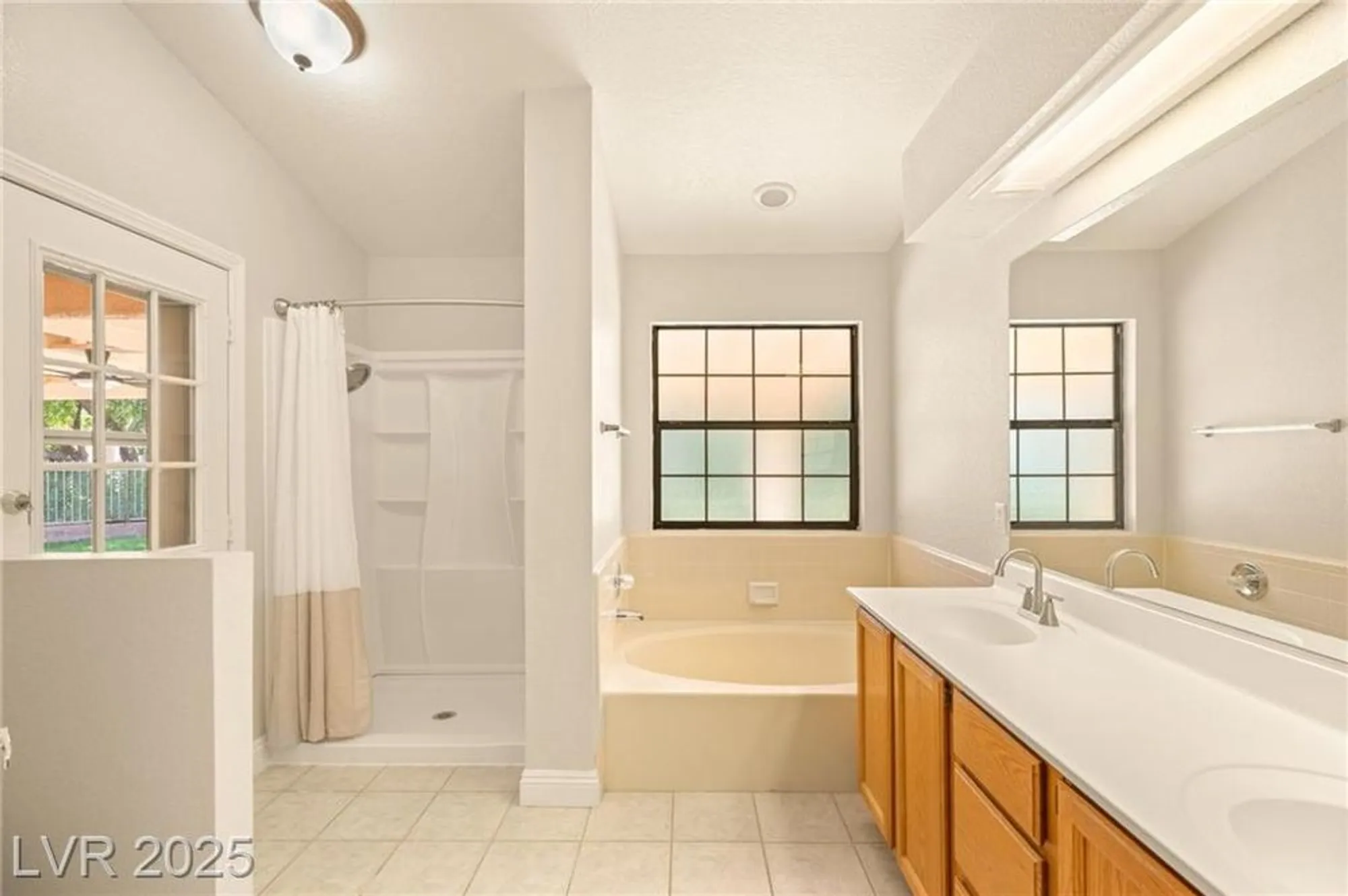Property Slideshow image 21 of 40 | 5605 bay shore cir, Las Vegas, NV, 89130