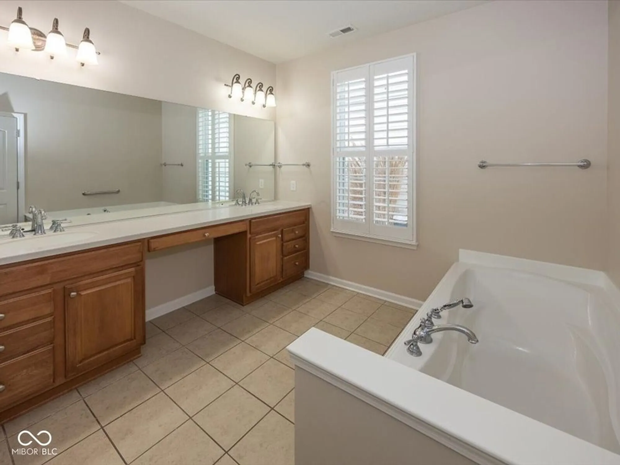 Property Slideshow image 35 of 50 | 16160 brookmere ave, Fishers, IN, 46037