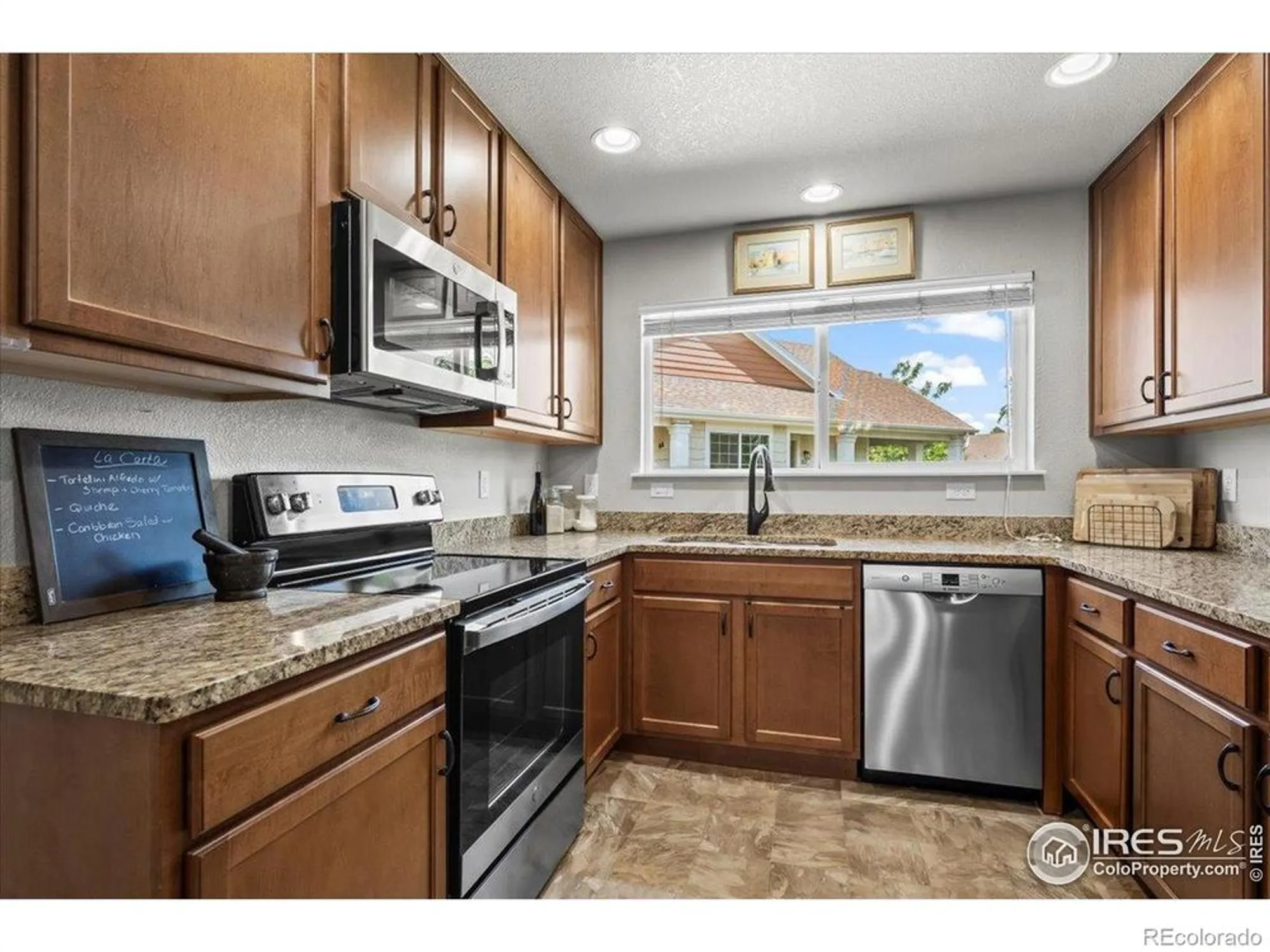 Property Slideshow image 11 of 20 | 4865 hahns peak dr apt 203, Loveland, CO, 80538