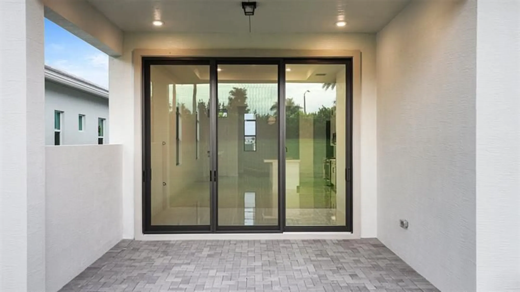 Property Slideshow image 31 of 56 | 4980 saint armands way, Westlake, FL, 33470