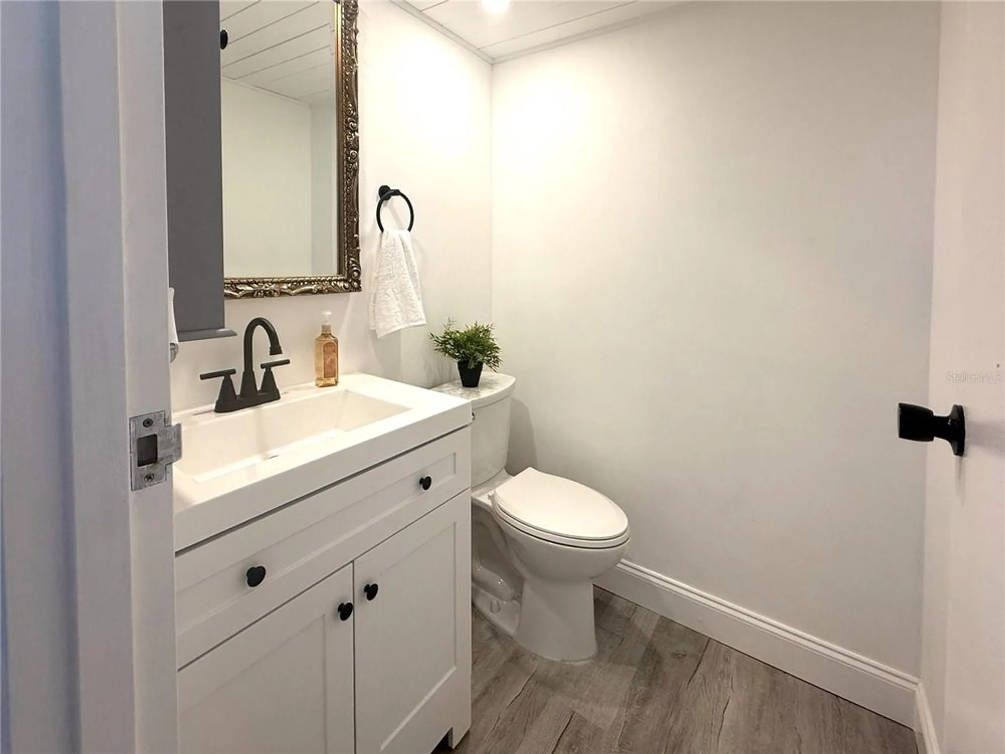 Property Slideshow image 15 of 23 | 1802 bedford ln 7, Sun City Center, FL, 33573