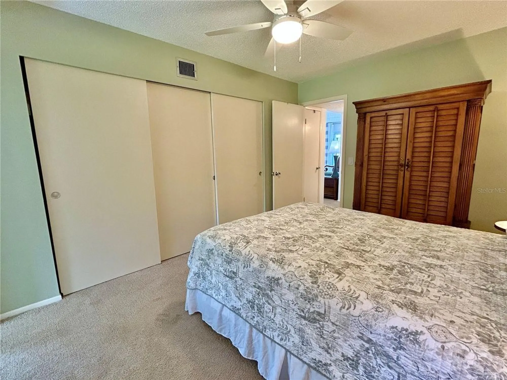 Property Slideshow image 20 of 51 | 2461 rhodesian dr apt 45, Clearwater, FL, 33763