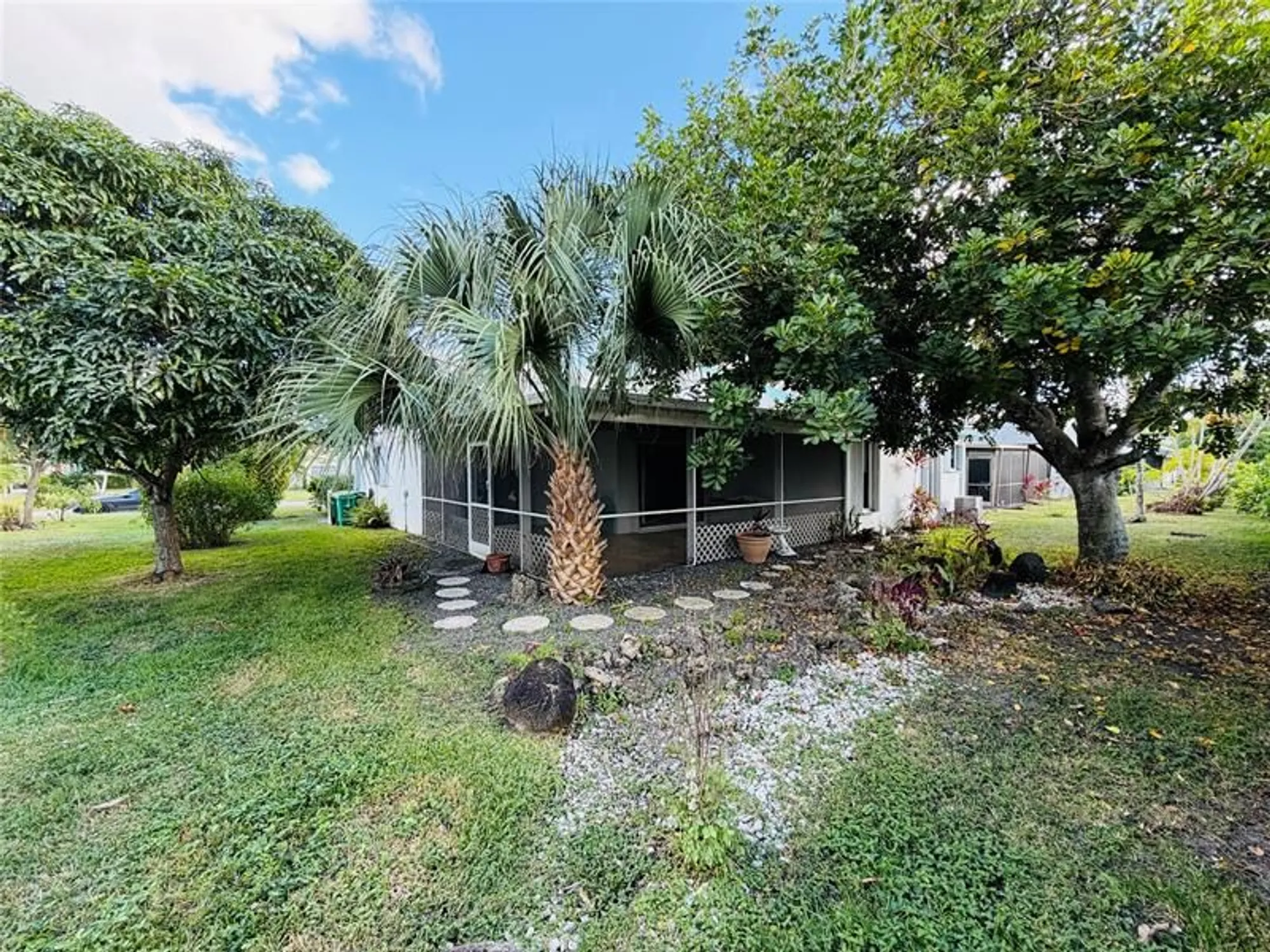 Property Slideshow image 23 of 29 | 7013 nw 107th ave, Tamarac, FL, 33321