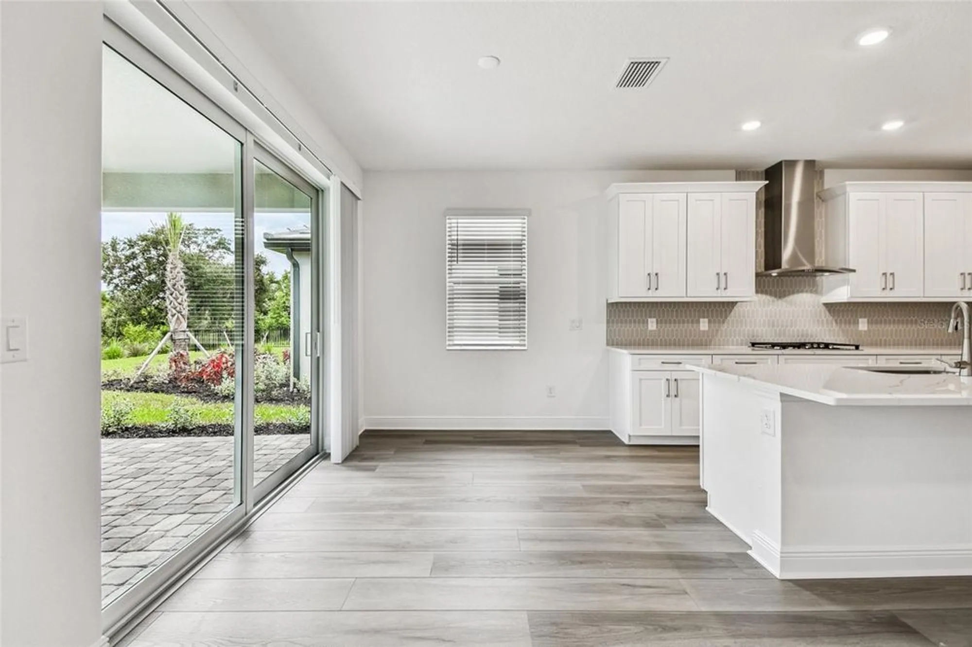 Property Slideshow image 8 of 28 | 17236 savory mist cir, Lakewood Ranch, FL, 34211