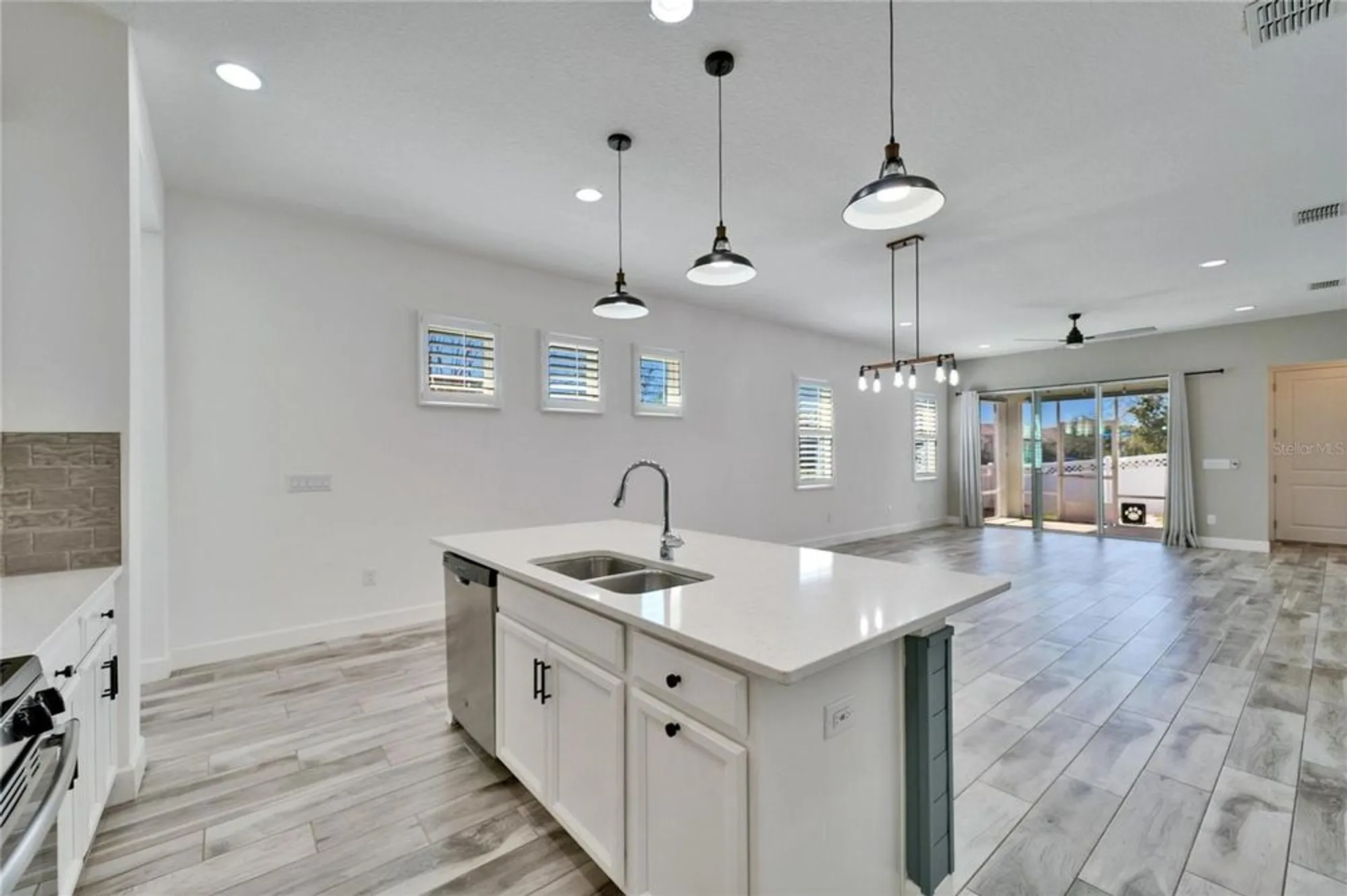 Property Slideshow image 4 of 61 | 729 winterside dr, Apollo Beach, FL, 33572