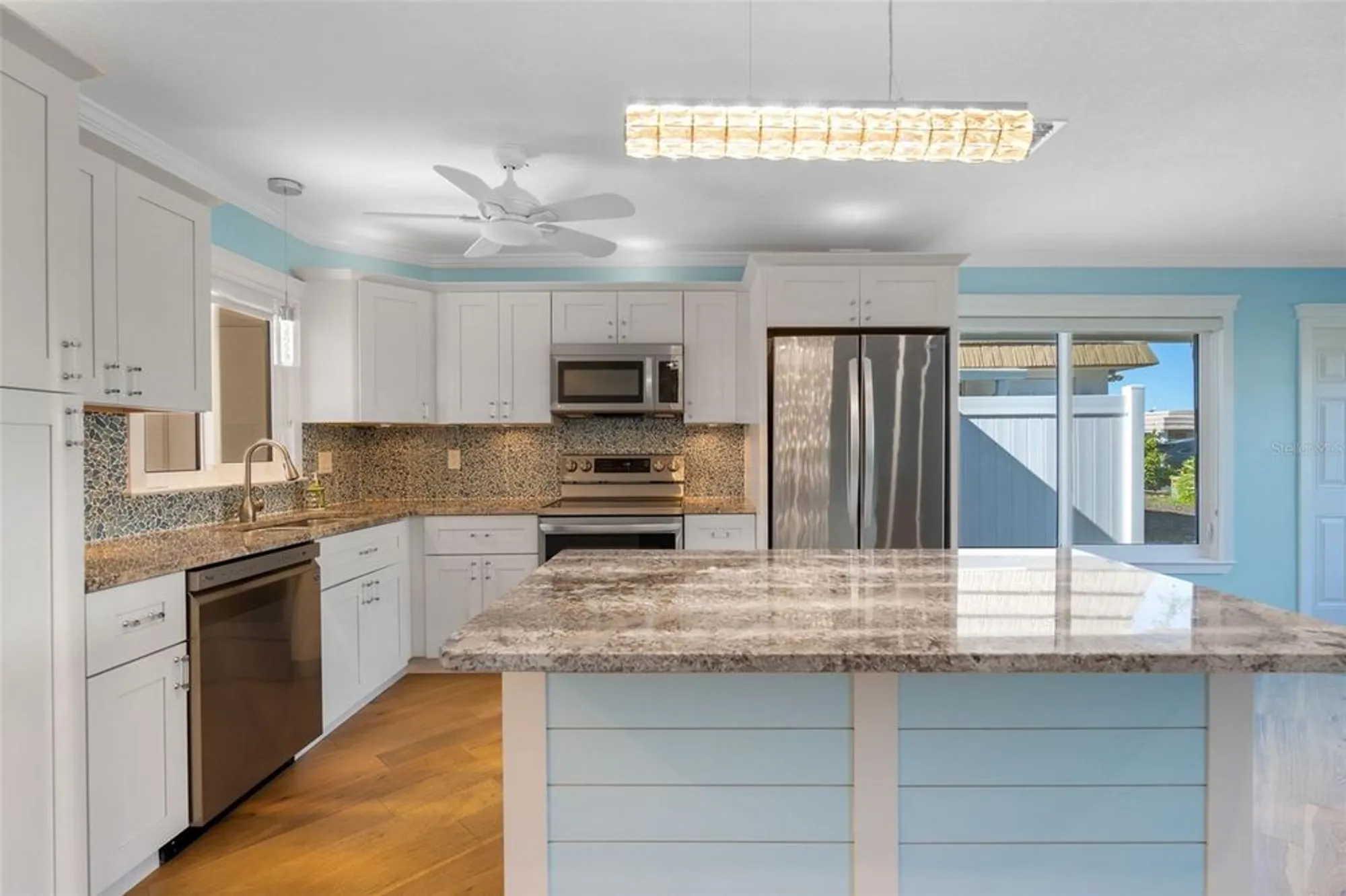 Property Slideshow image 20 of 30 | 2305 riverbluff pkwy # v256, Sarasota, FL, 34231