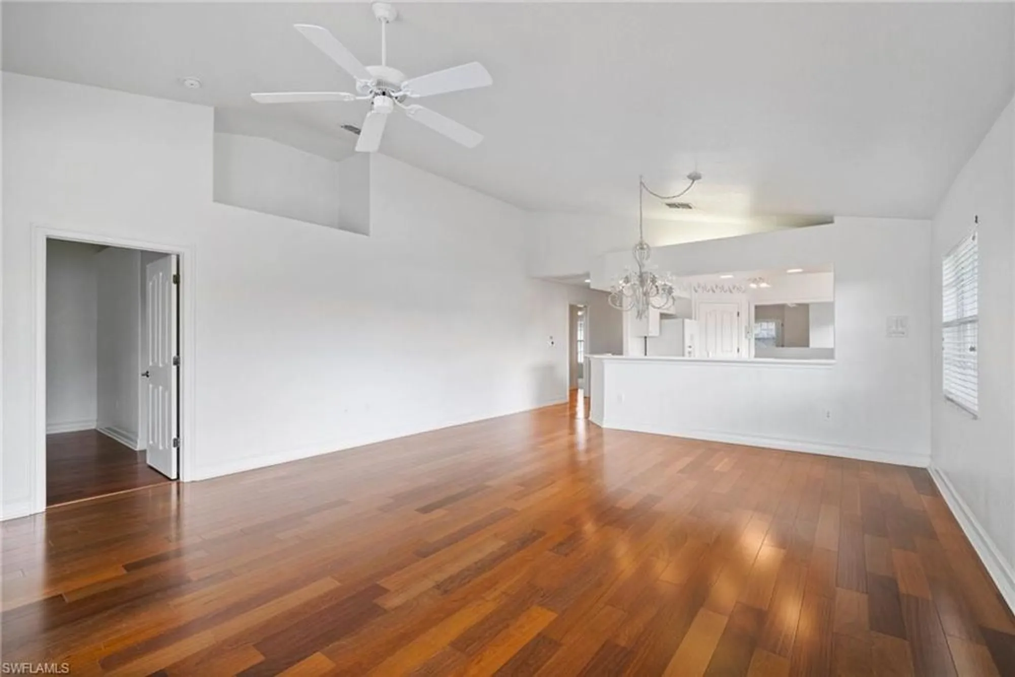 Property Slideshow image 16 of 36 | 8196 saratoga dr 503, Naples, FL, 34113