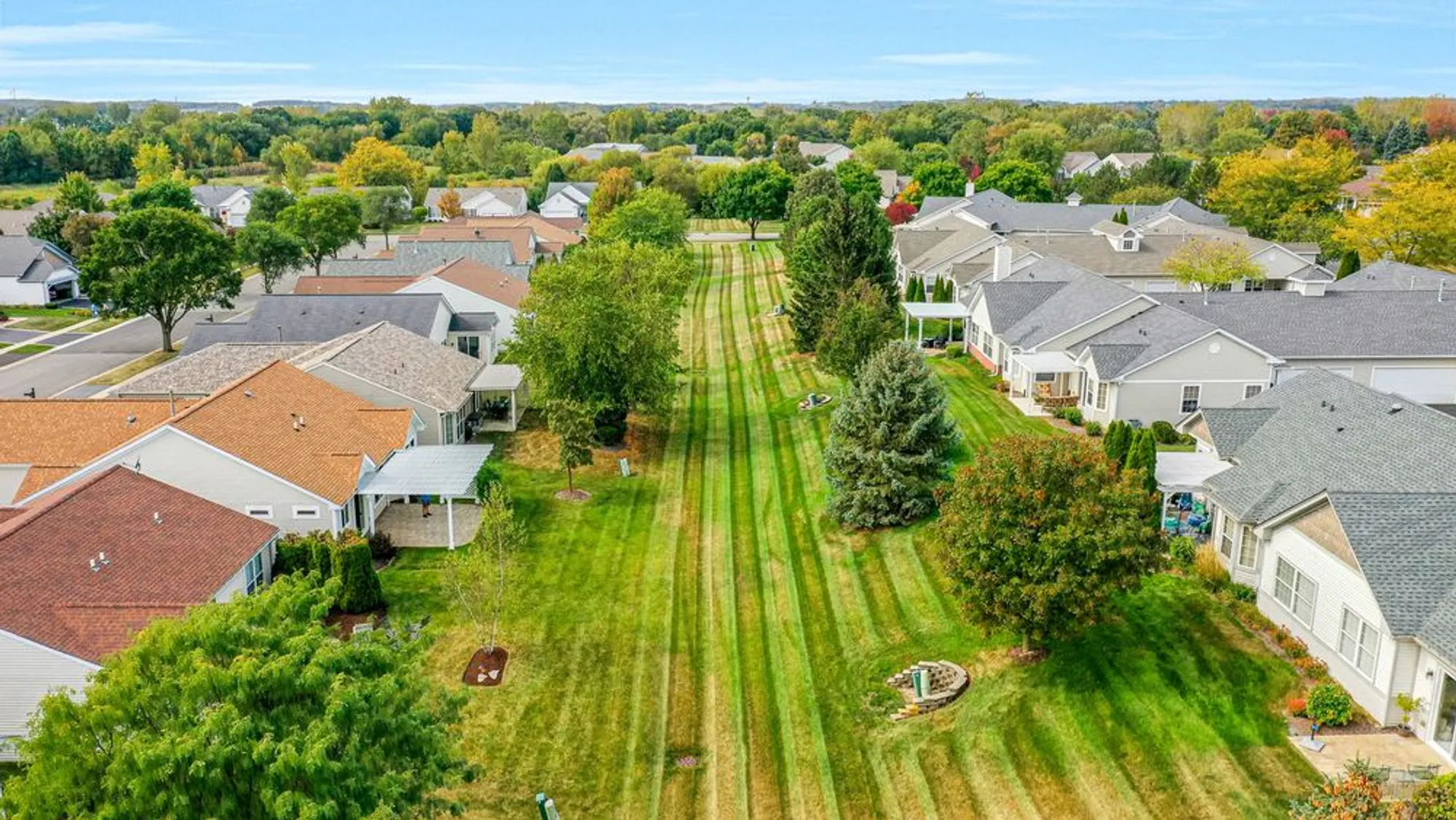 Property Slideshow image 33 of 43 | 12250 songbird ln, Huntley, IL, 60142