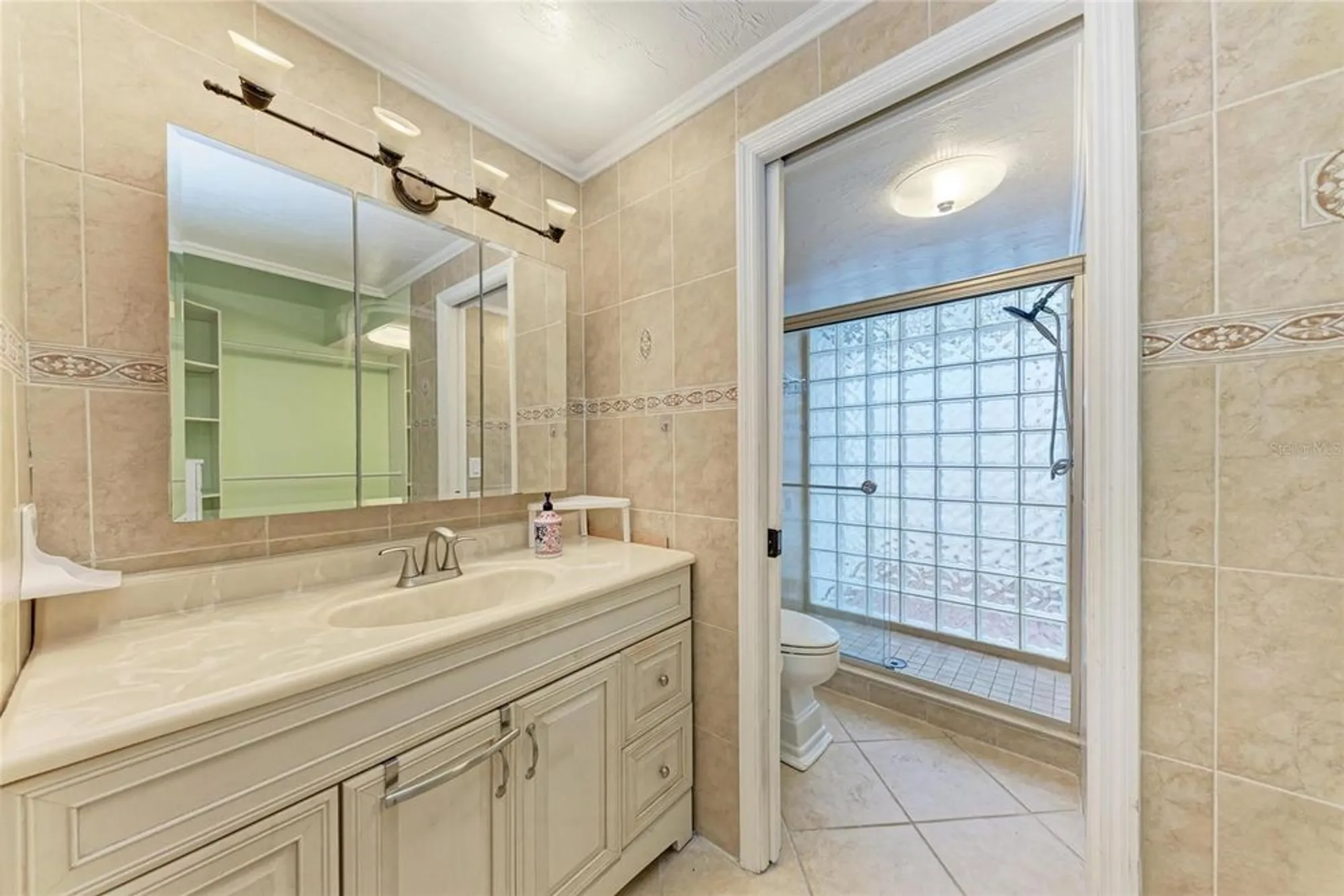 Property Slideshow image 10 of 59 | 4644 red maple rd 1303, Bradenton, FL, 34210
