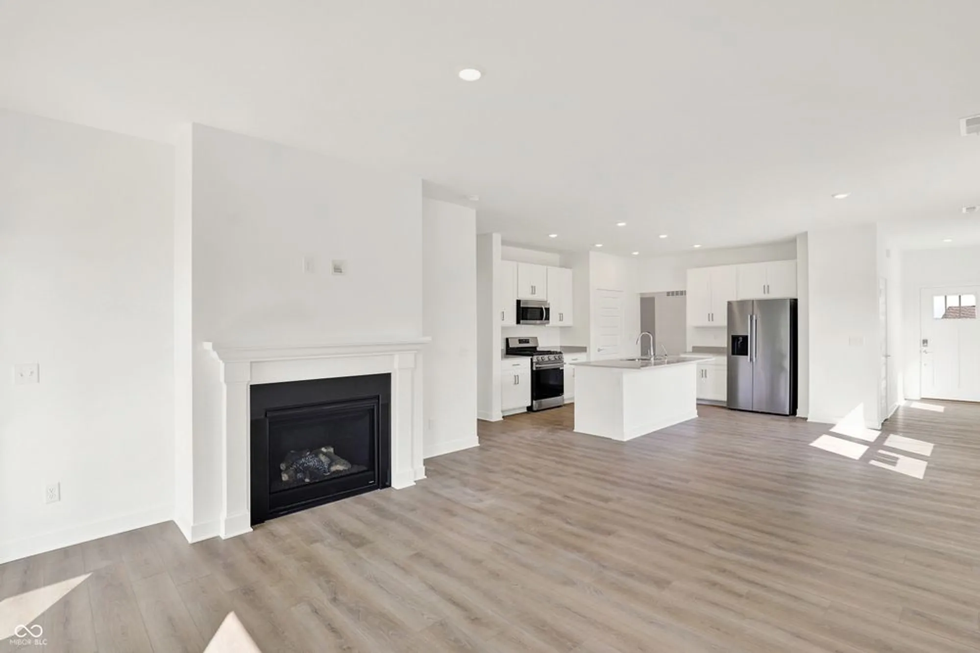 Property Slideshow image 21 of 44 | 5363 foxley park ln, Avon, IN, 46123