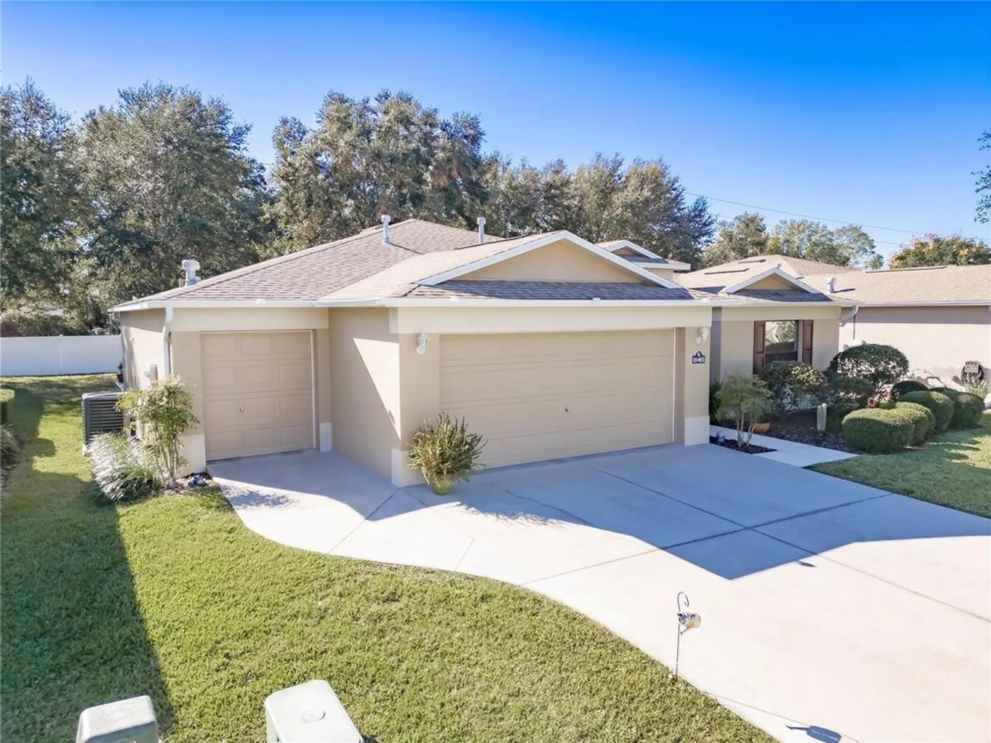 Property Slideshow image 3 of 73 | 16465 sw 14th avenue rd, Ocala, FL, 34473